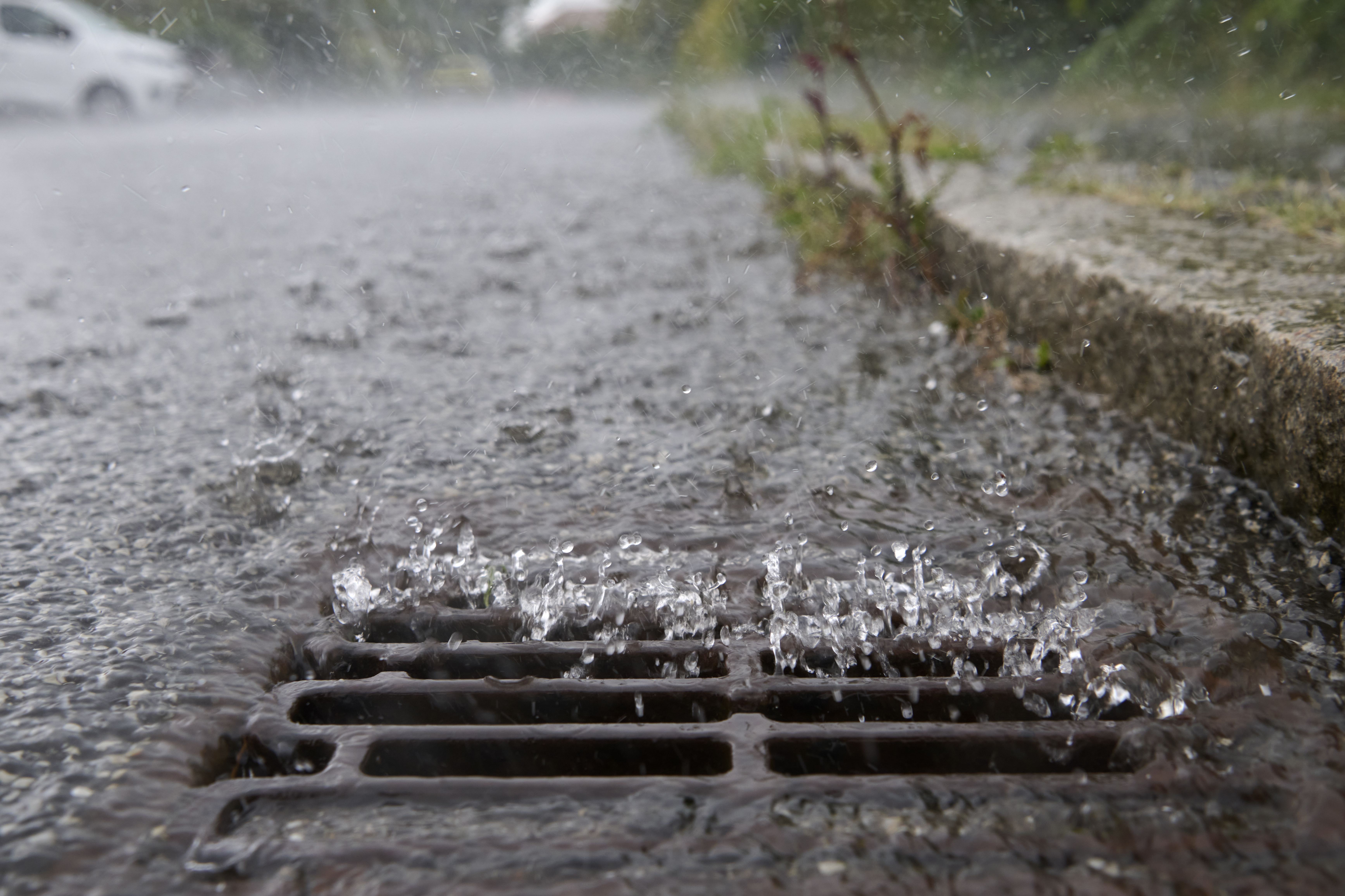 Skybrud og store mængder vand er på vej til Sjælland.