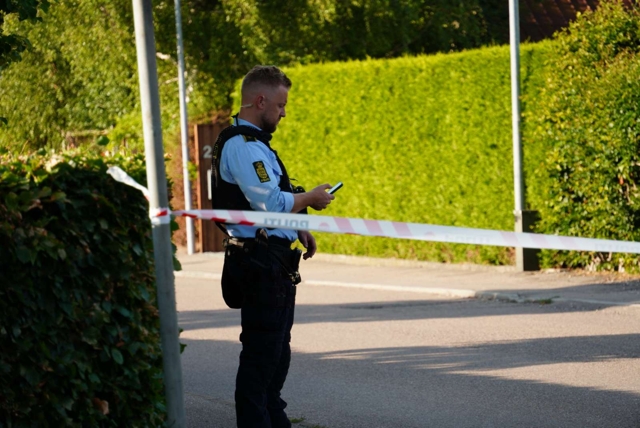 Politiet har afspærret et område på Odinsvej. - Presse-fotos.dk Politiet har afspærret et område på Odinsvej.