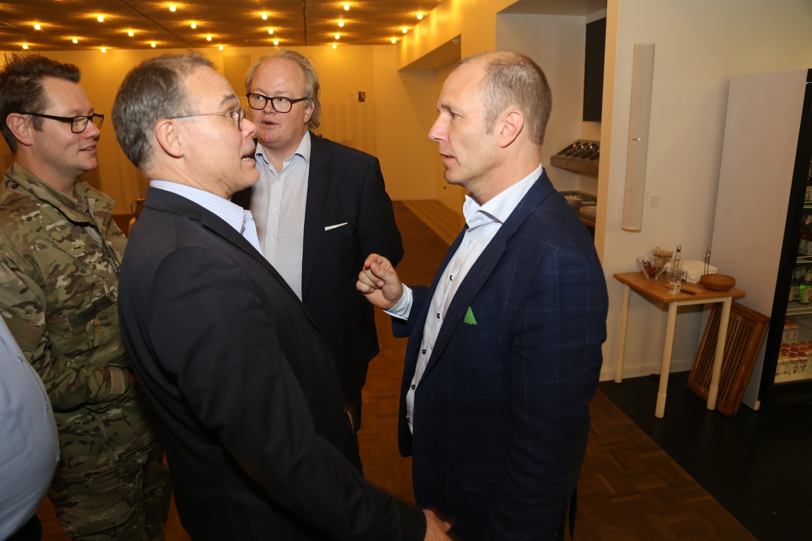 Tidligere borgmester John Hemming (K) sammen med spidskandidat Jesper Tvilde ved kommunalvalget i 2021.