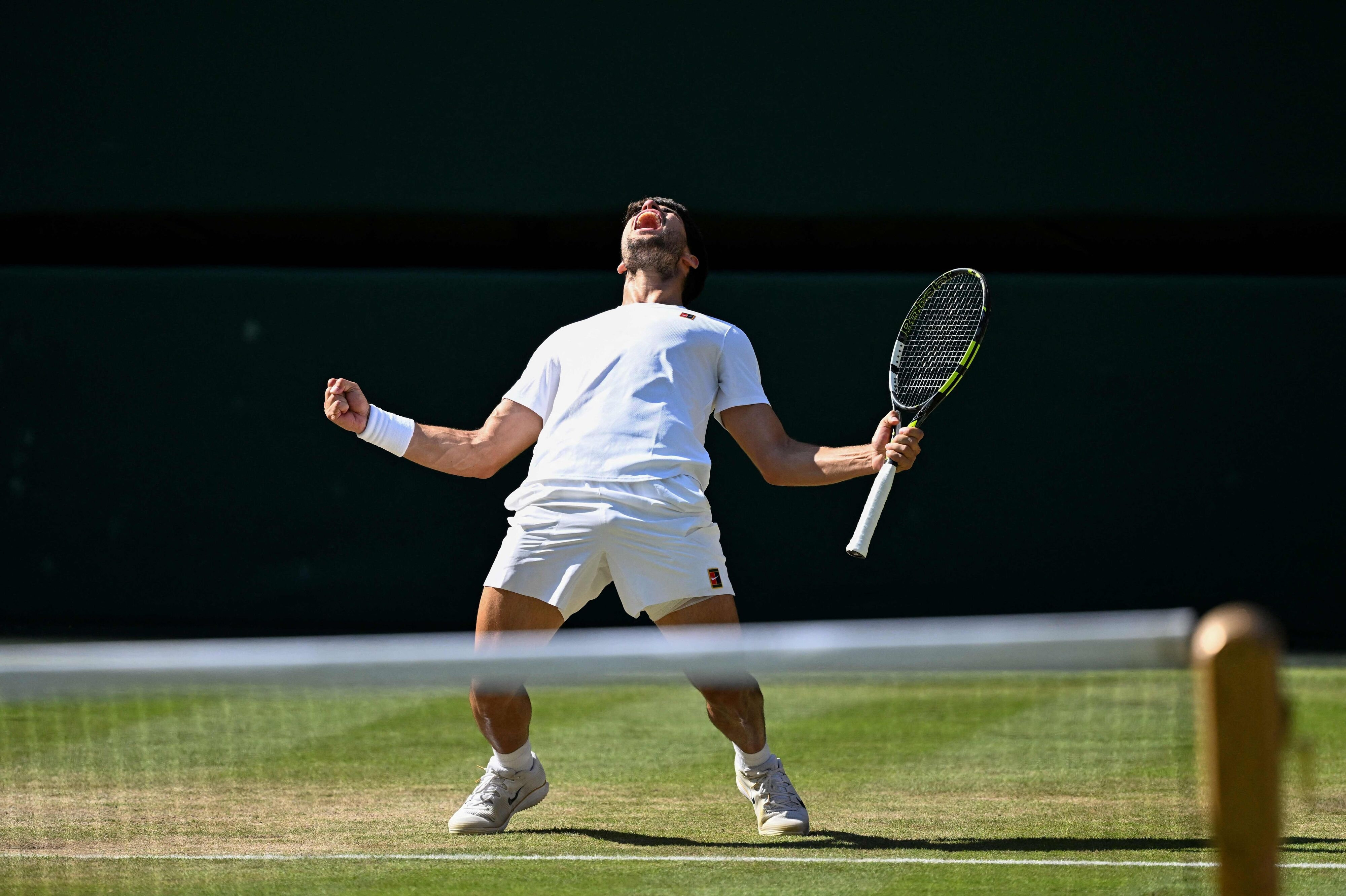 På sin første matchbold afgjorde Carlos Alcaraz kampen i fjerde sæts tiebreak.