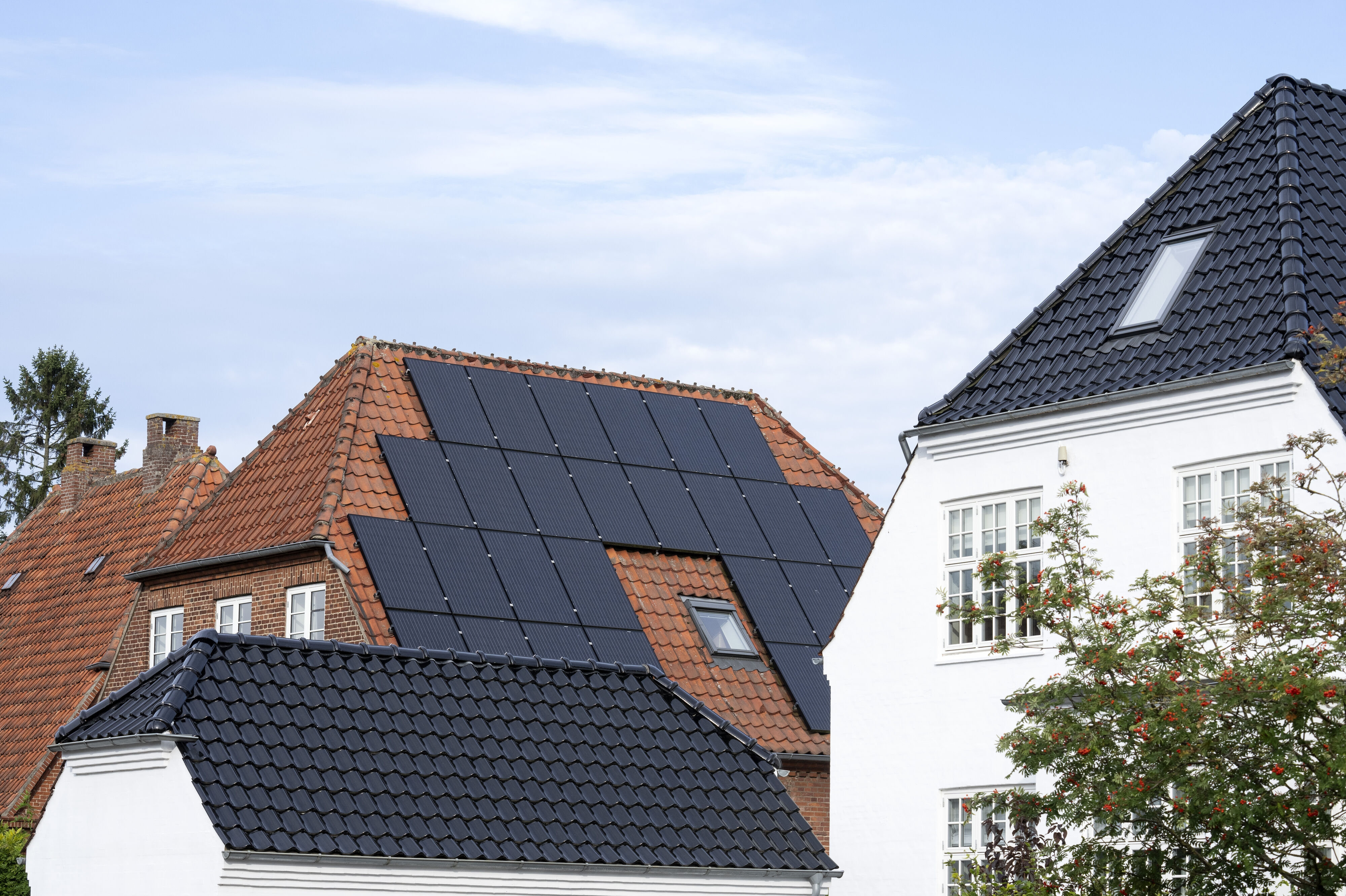 Et typisk eksempel på en forbedring, man kan støde på i en energimærkningsrapport, er montering af nye solceller. Det udløser en besparelse på elregningen, og derfor er det en rentabel forbedring. (Arkivfoto).