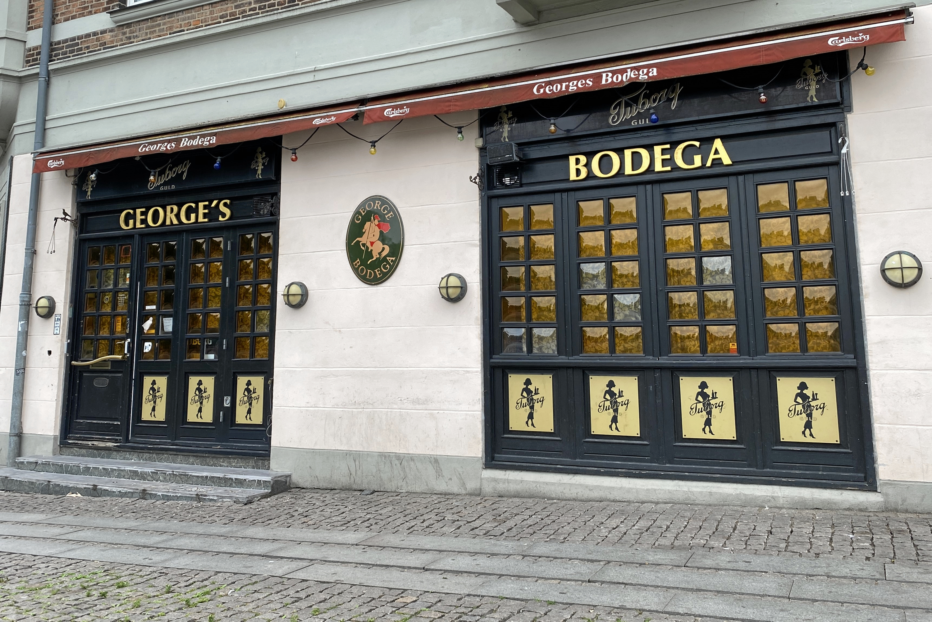 George's Bodega har holdt lukket siden den 29. juni.