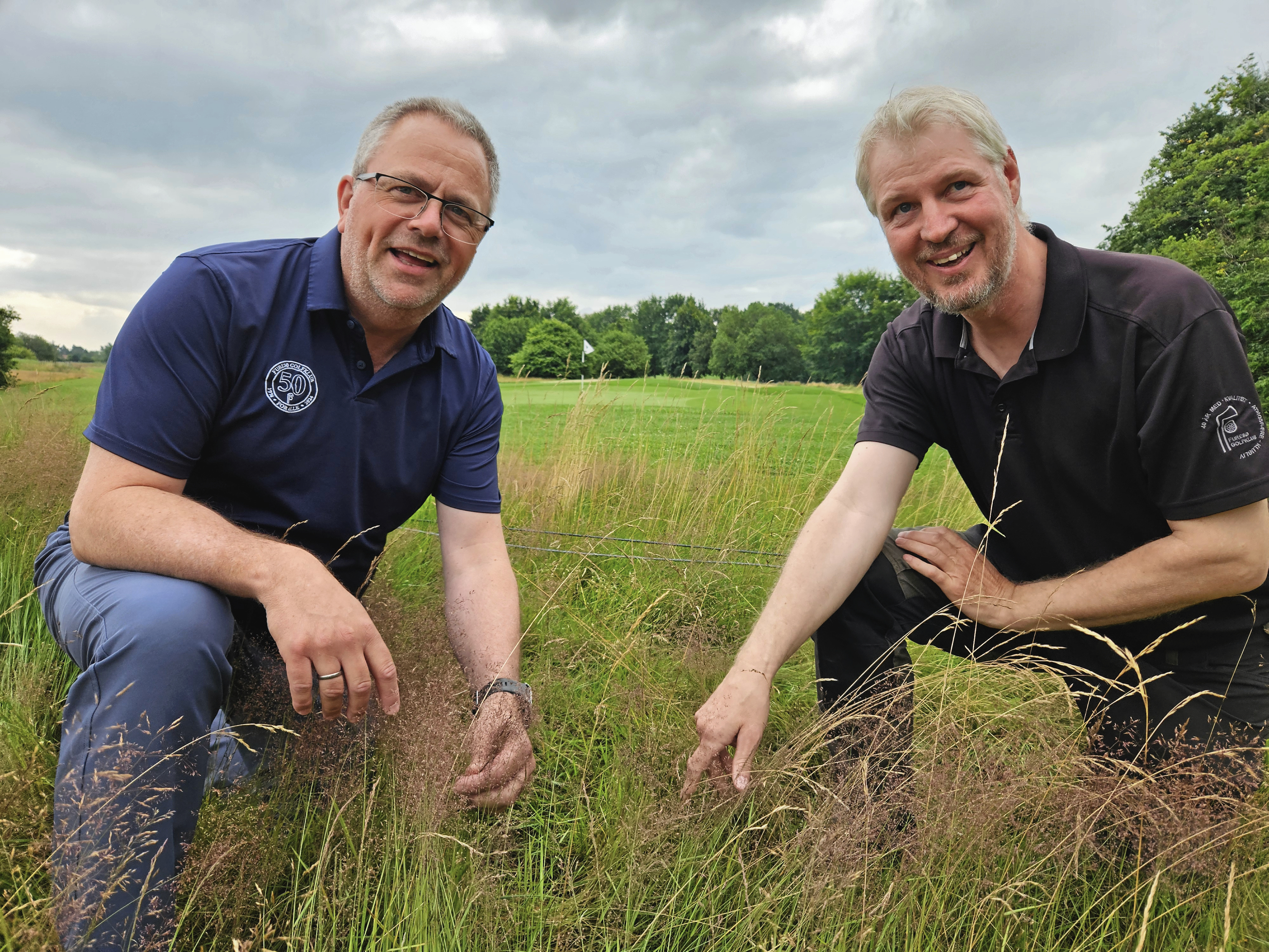 Golfmanager i Furesø Golfklub, Thomas Lauritzen (tv.), og chefgreenkeeper i klubben, Thomas Pihl, er parate til den store turnering. Frivillige hjælpere strømmer til for at være med til at pleje banen, så den er i perfekt stand til hver spilledag