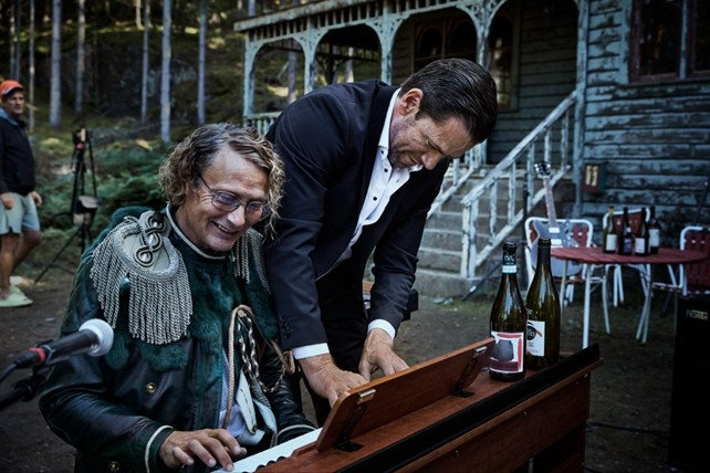 Nikolaj Lie Kaas og Mads Mikkelsen indtager hovedrollerne i "Den sidste viking". De to spiller brødrene Anker og Manfred, der begiver sig ud på en rejse for at finde pengene fra et gammelt røveri - og for at opdage hvem de selv er. (PR-foto).