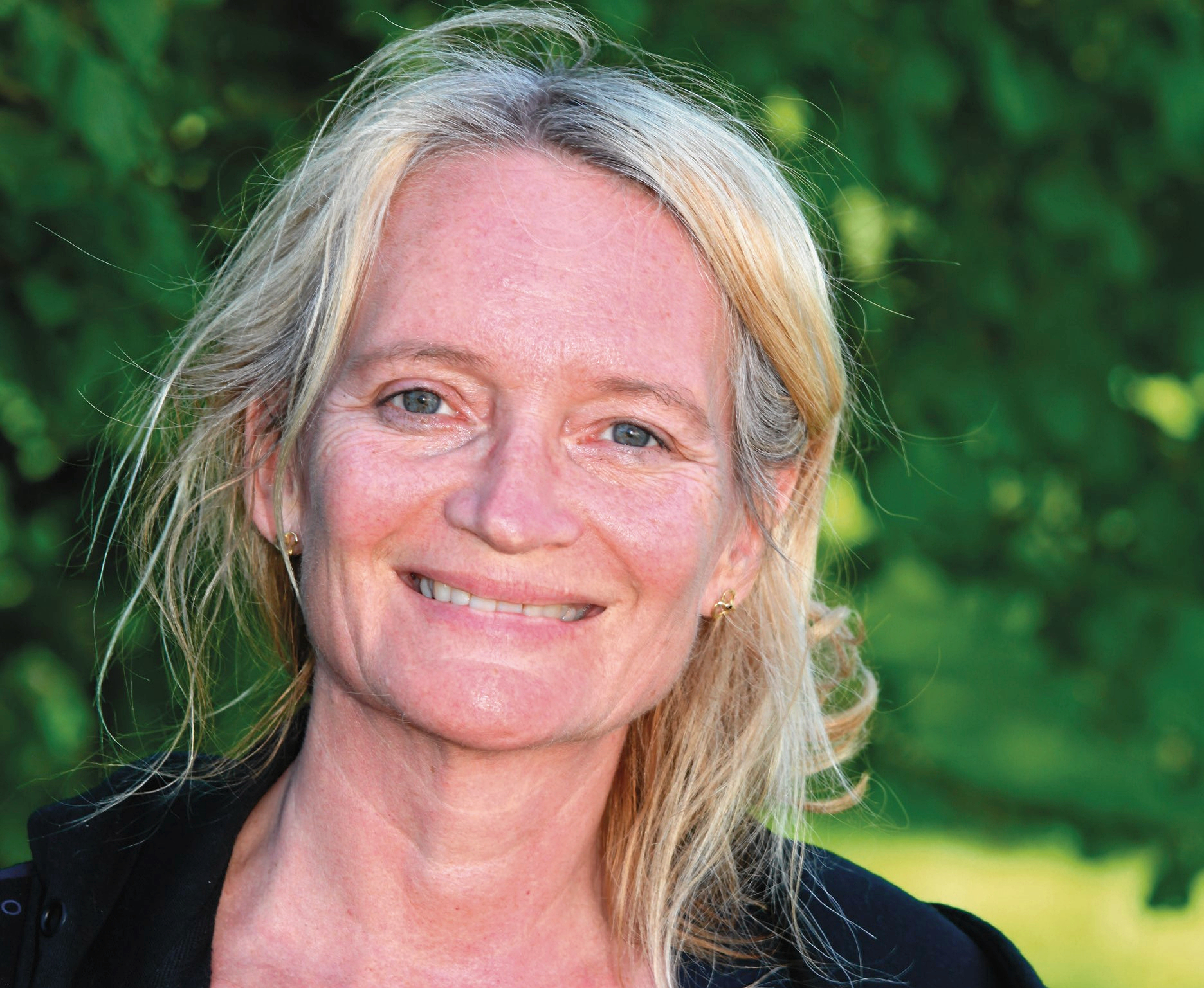 Fredag 1. august klokken 15 signerer Helle Sydendal bøger hos Bog & idé på Ahlgade 66 i Holbæk.