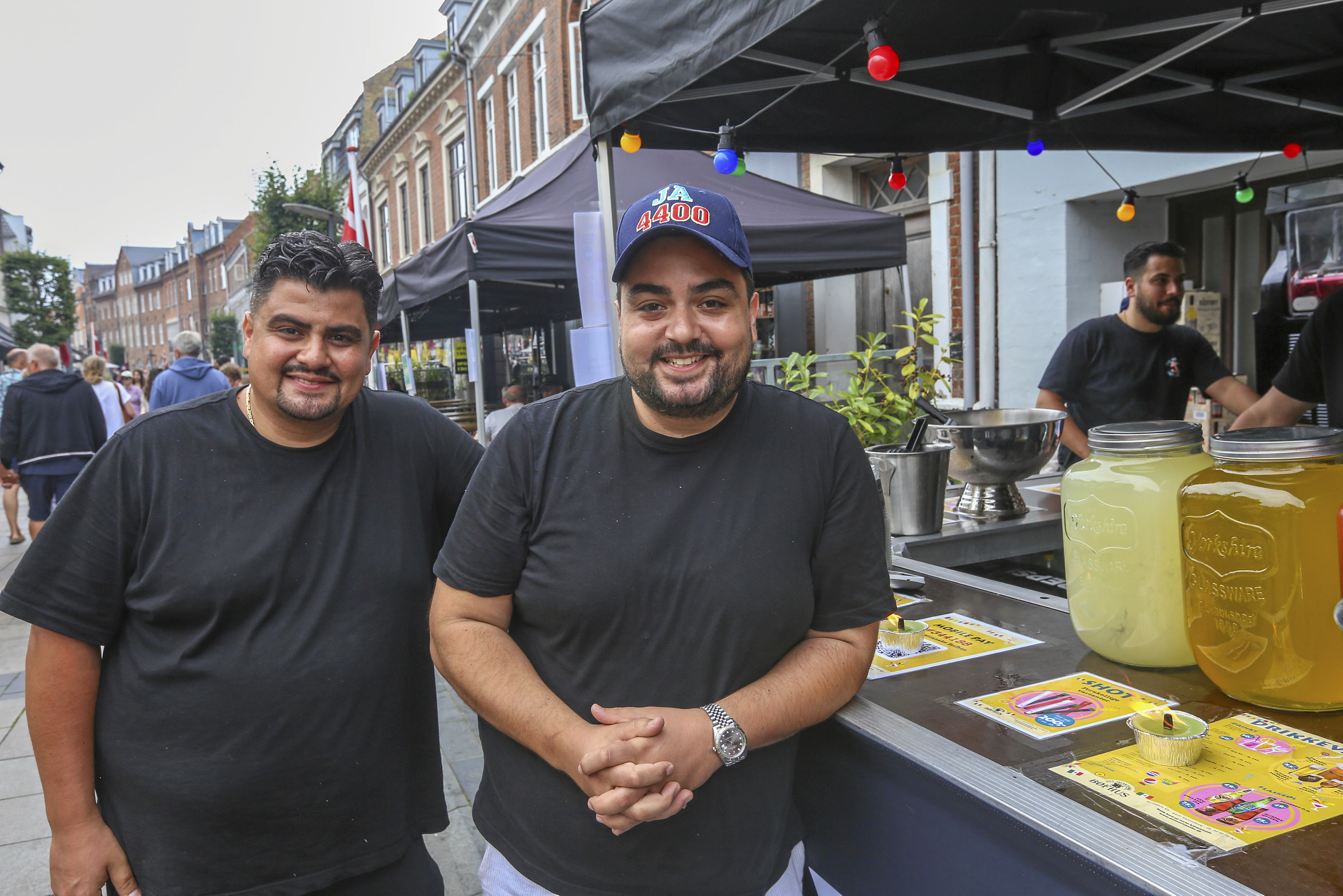 Brødrene Ali og Sülle Gövercin, der driver Det Mexicanske Bøfhus i Kalundborg, byder igen på et brag af en byfestfejring. Restaurantens arrangement bliver i år det største i bøfhusets historie i byen.