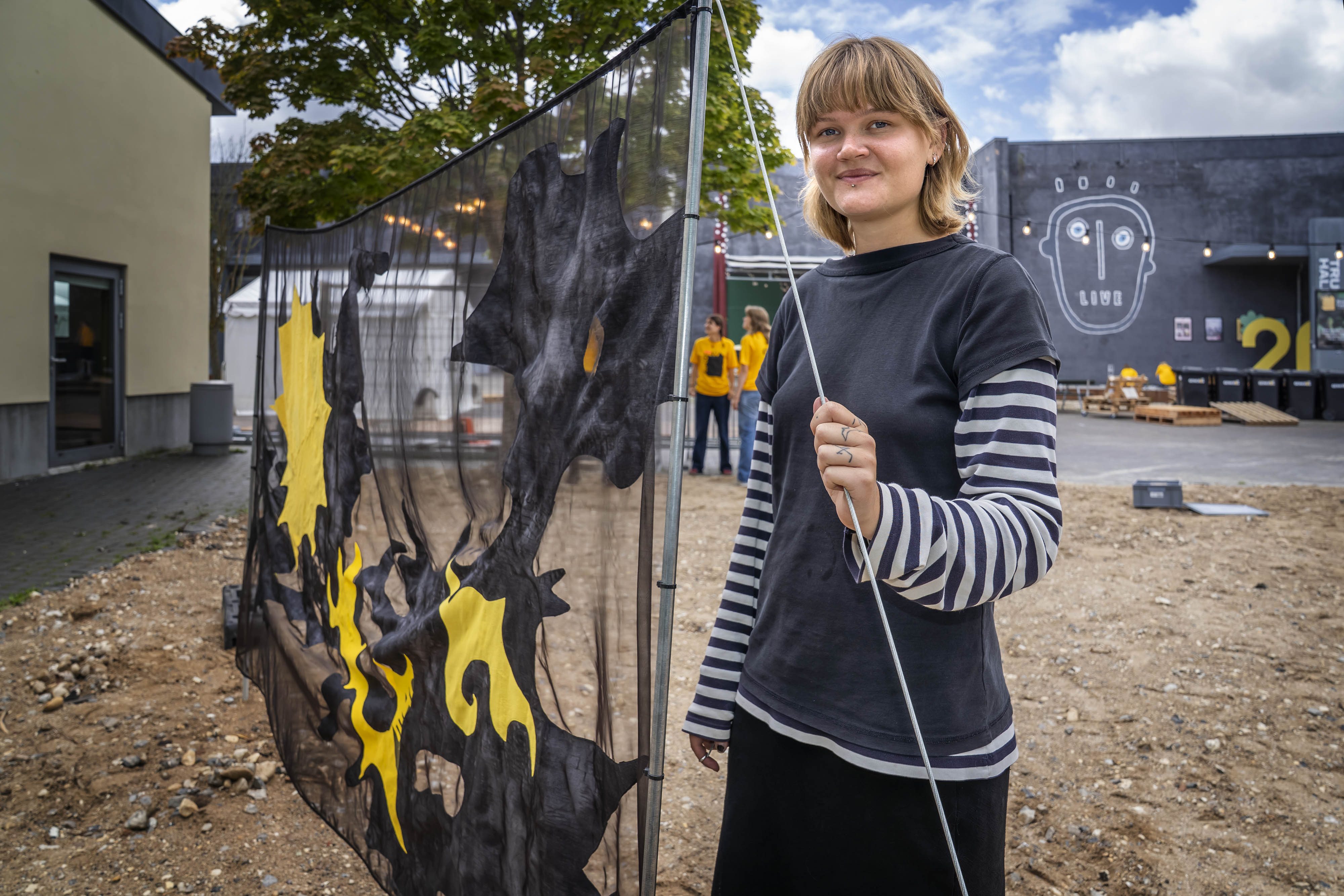 Celine Hemmingsen er opvokset i Allerød. Det er første gang, hun deltager i New Note Festival i Hillerød - og det bliver med et bagtæppe af sine egne tekstilværker.