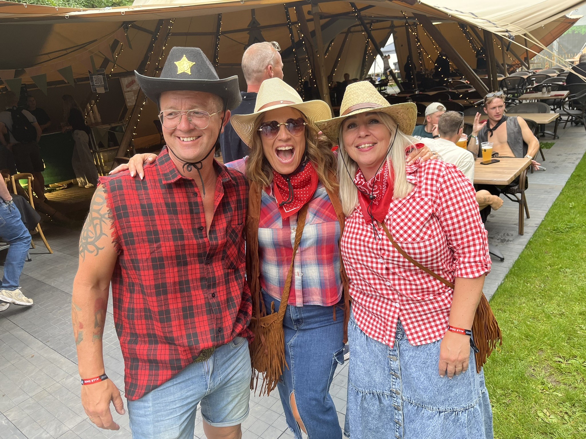 Katja Valentin, Helle Johansen og Casper Valentin har forhåbentlig ikke pakket klunset for langt væk. De får brug for på årets udgave af Ringsted Festival.