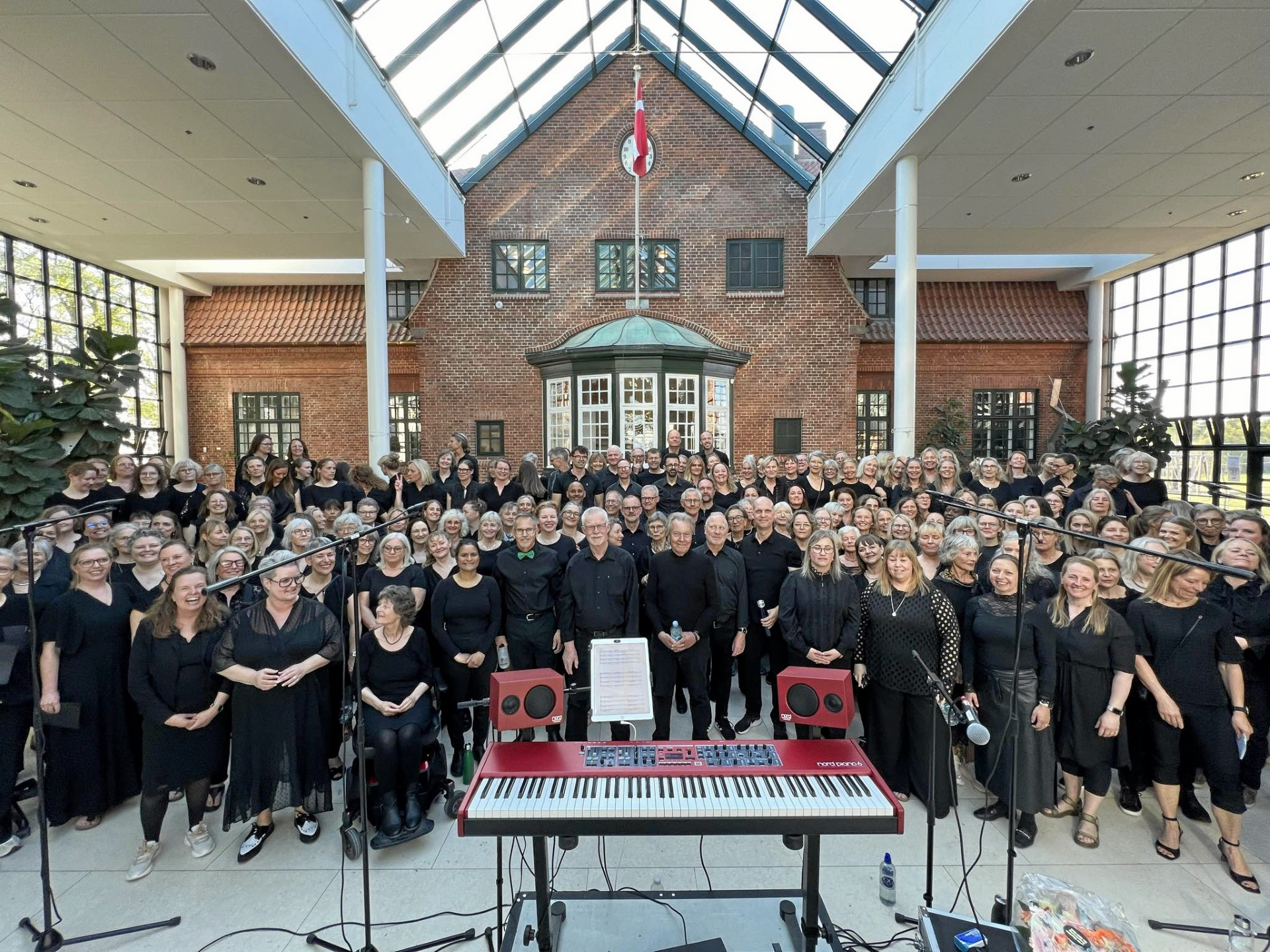 Koret Open Voices fotograferet ved sin debutkoncert i Allerød. Nu er koret klar til en ny sæson.