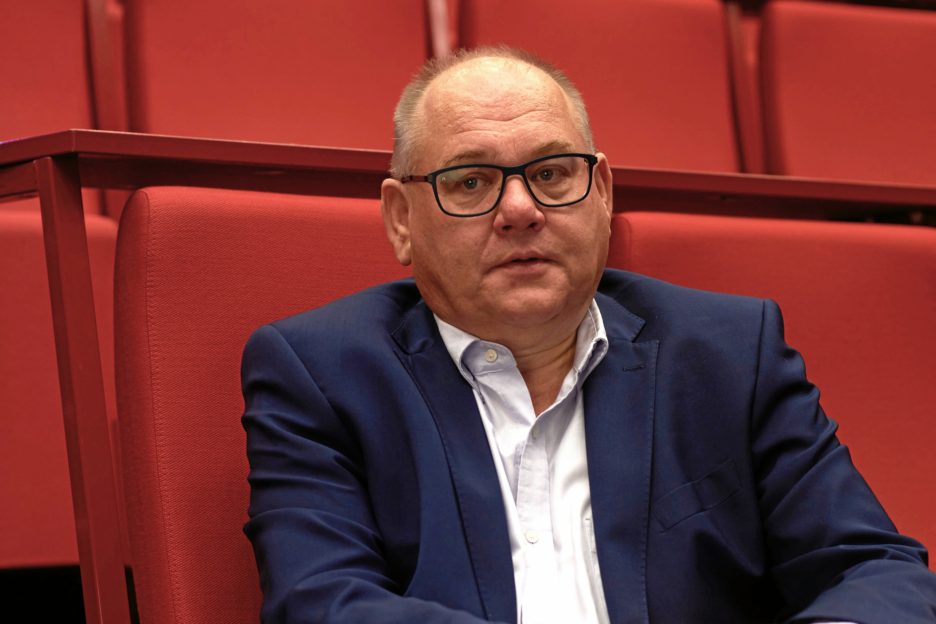 Per Østergaard Jacobsen, fra Listen Anne Ehrenreich, mener, at Venstre-kandidat Katarina Ammitzbøll kommer med en forsimplet konklusion om overløb og algevækst i Øresund og henviser til Hvidbog om udledning af vand fra byer.