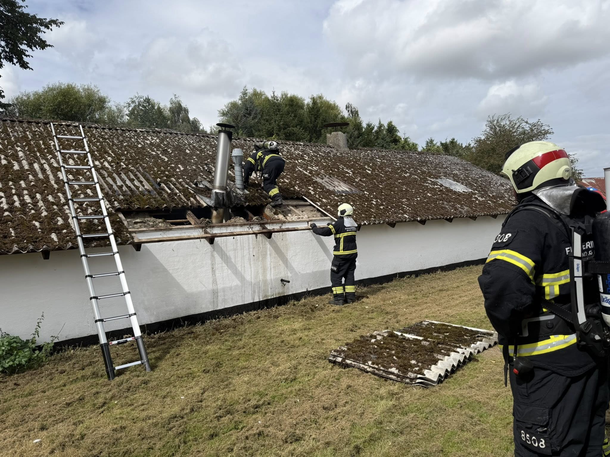 Frederiksborg Brand og Redning fik mandag alarm om gårdbrand.