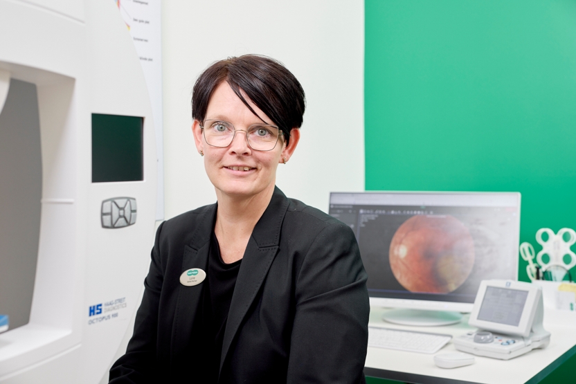Lone Andersen er chefoptiker hos Louis Nielsen i WAVES og medejer af butikken. Hun og butikkens øvrige optikere har mange års erfaring bag sig. De passer godt på kundernes syn med synstest med sundhedstjek med avanceret udstyr. Lone Andersen er chefoptiker hos Louis Nielsen i WAVES og medejer af butikken. Hun og butikkens øvrige optikere har mange års erfaring bag sig. De passer godt på kundernes syn med synstest med sundhedstjek med avanceret udstyr.