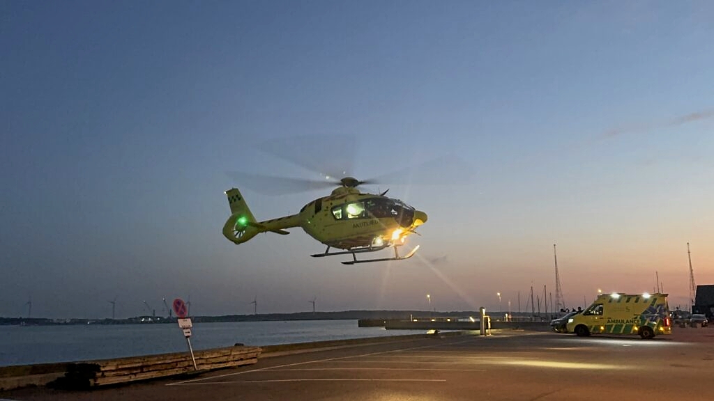 Den forurettede måtte flyves med lkægehelikopter til hospitalet efter episoden. - Presse-fotos.dk Den forurettede måtte flyves med lkægehelikopter til hospitalet efter episoden.