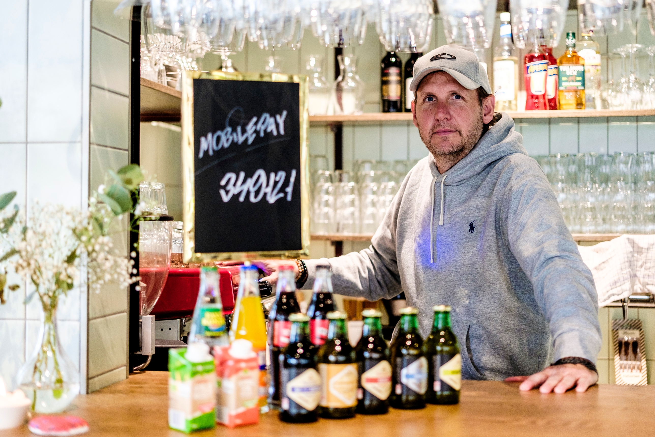 Esben Bernhardt Ryg arrangerer fællesspisning på Madstedet i Kernen. - Robert Hendel Esben Bernhardt Ryg arrangerer fællesspisning på Madstedet i Kernen.
