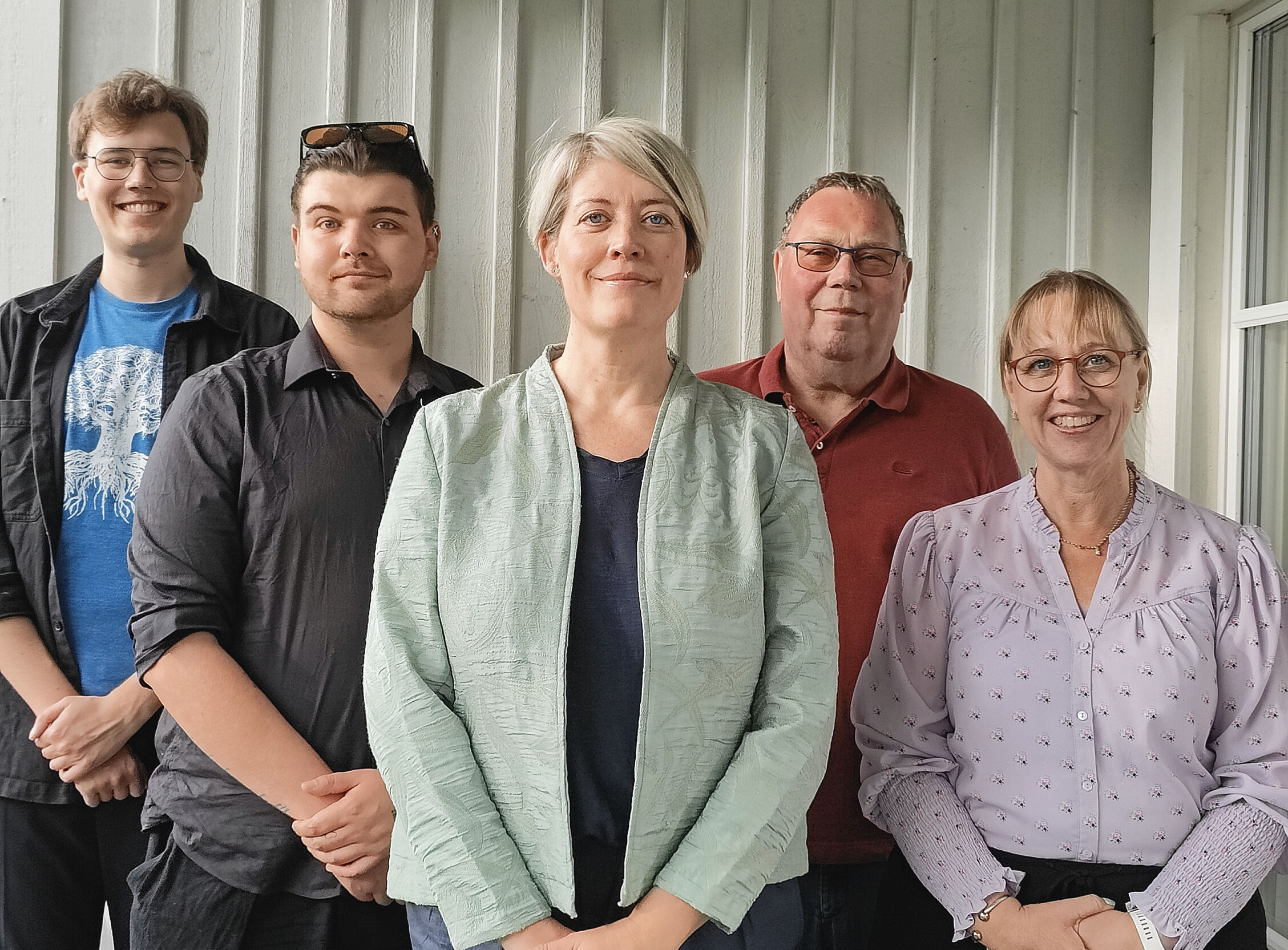 Fra venstre mod højre er det Christoffer Bloch Simonsen, Mikkel Christian Iversholt, Carina Bloch Simonsen, Steen Pedersen og Marianne Kildemark Tilsbæk