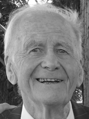Knud Danielsen, tandlæge i Fuglebjerg, er død.
