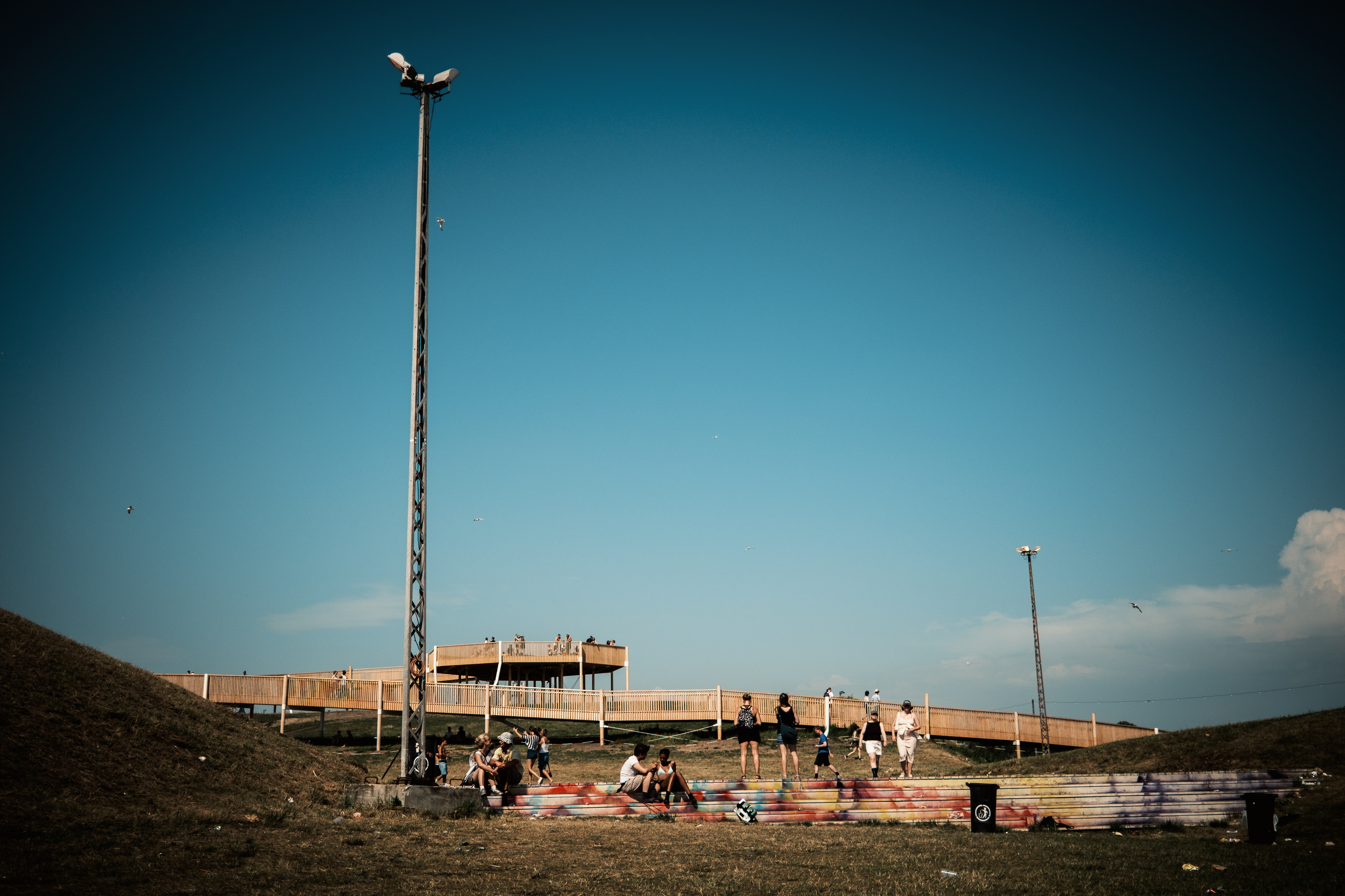 Kunstværket The Long Way Around har stået afspærret siden Roskilde Festival 2025.
