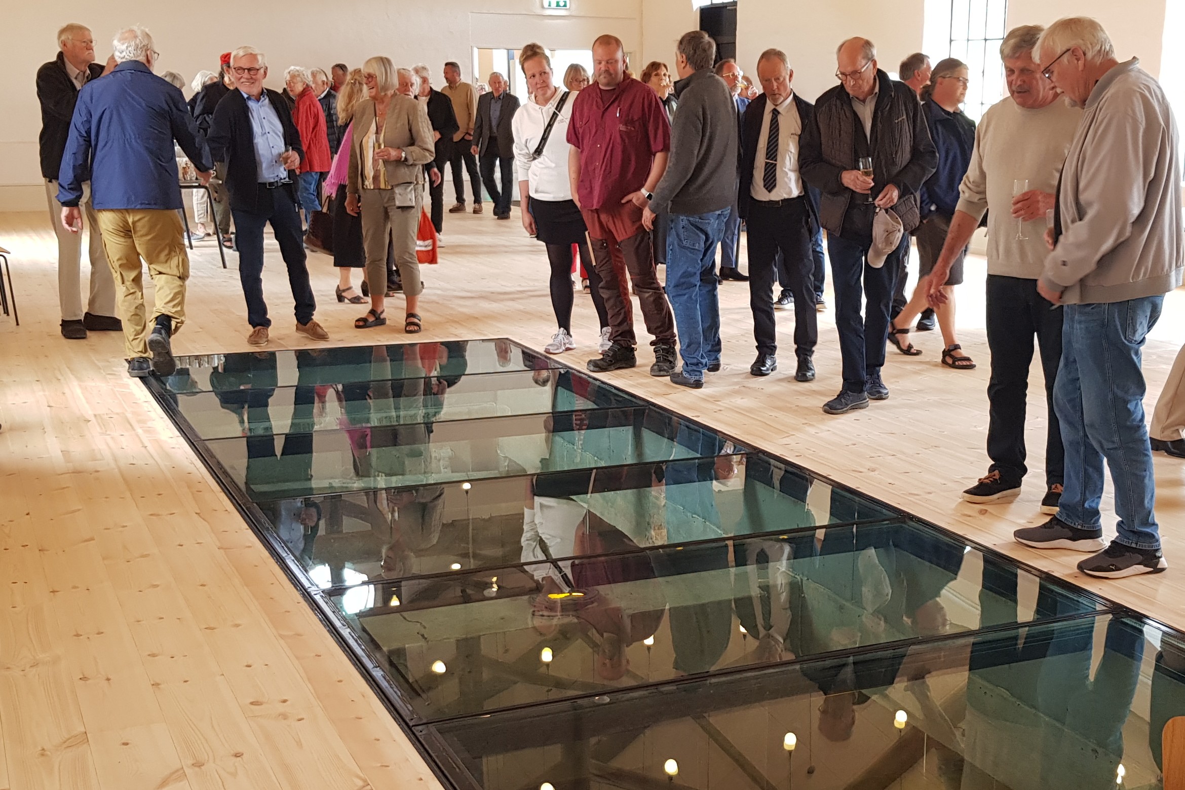 Audebo Pumpestation er renoveret og genopstået som Lammefjordens Besøgscenter - en attraktion er glaspartiet i gulvet.
