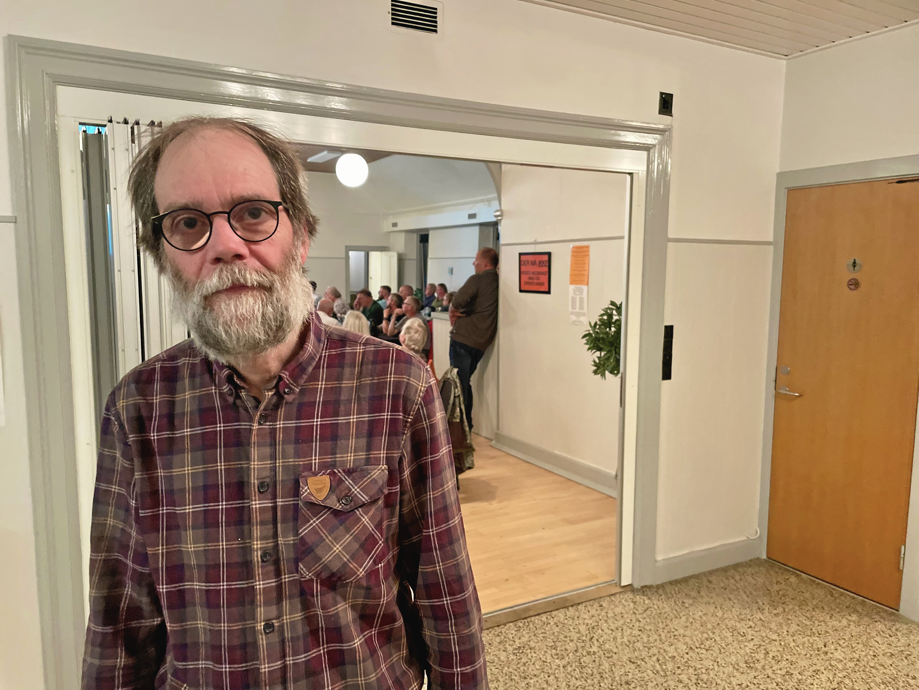 Henrik Larsen fra Leestrup er formand for den nye folkelige bevægelse Luftledninger Nej Tak - Jordkabler Ja Tak.