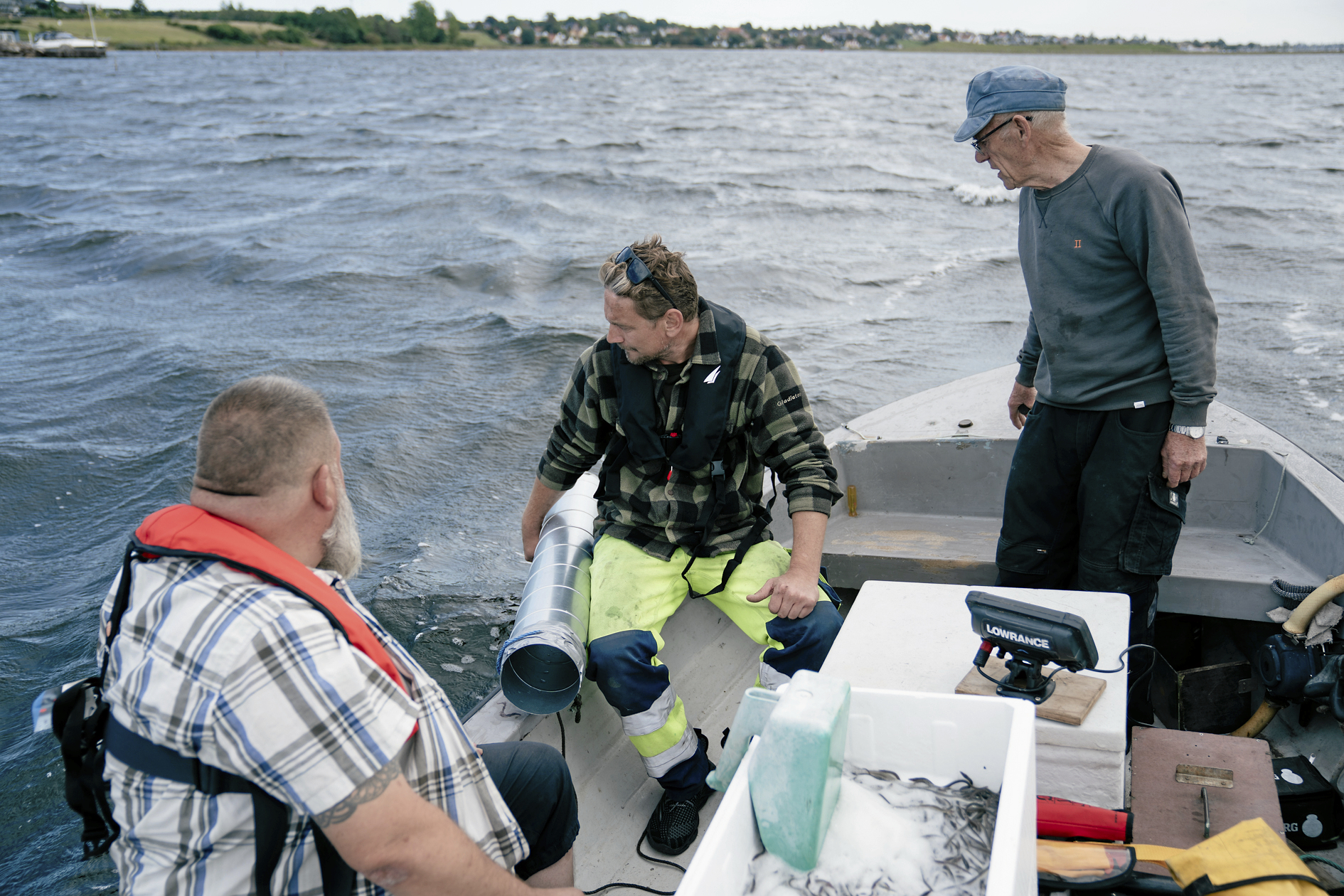Danmarks Naturfredningsforening har klaget over en lokalplan, som de mener kan øge udledningen af næringsstoffer til Roskilde Fjord. Her udsættes åleyngel i fjorden.
