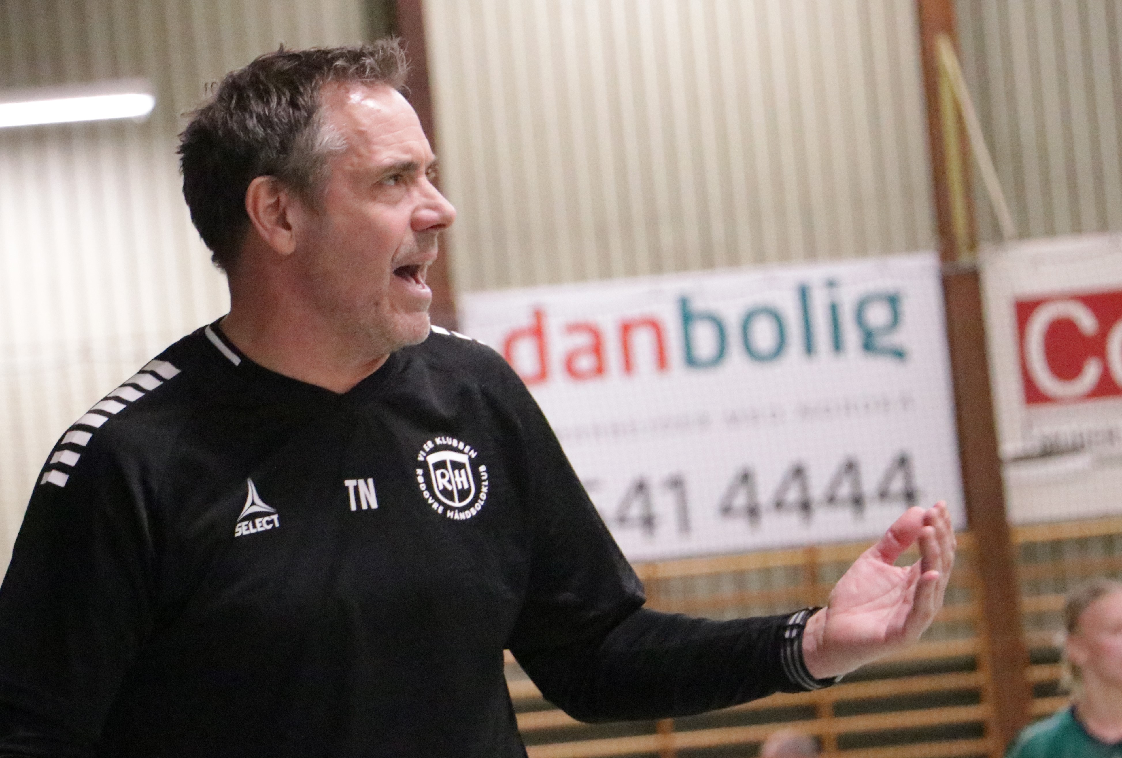 Hvis Rødovre slår Ajax over to kampe, skal holdet ud i et nyt bedst ud af tre-opgør mod et ligahold. Rødovre-træner Torben Nielsen er optimistisk forud for mødet med københavnerklubben, selvom han vurderer, at Rødovre er en anelse undertippede.