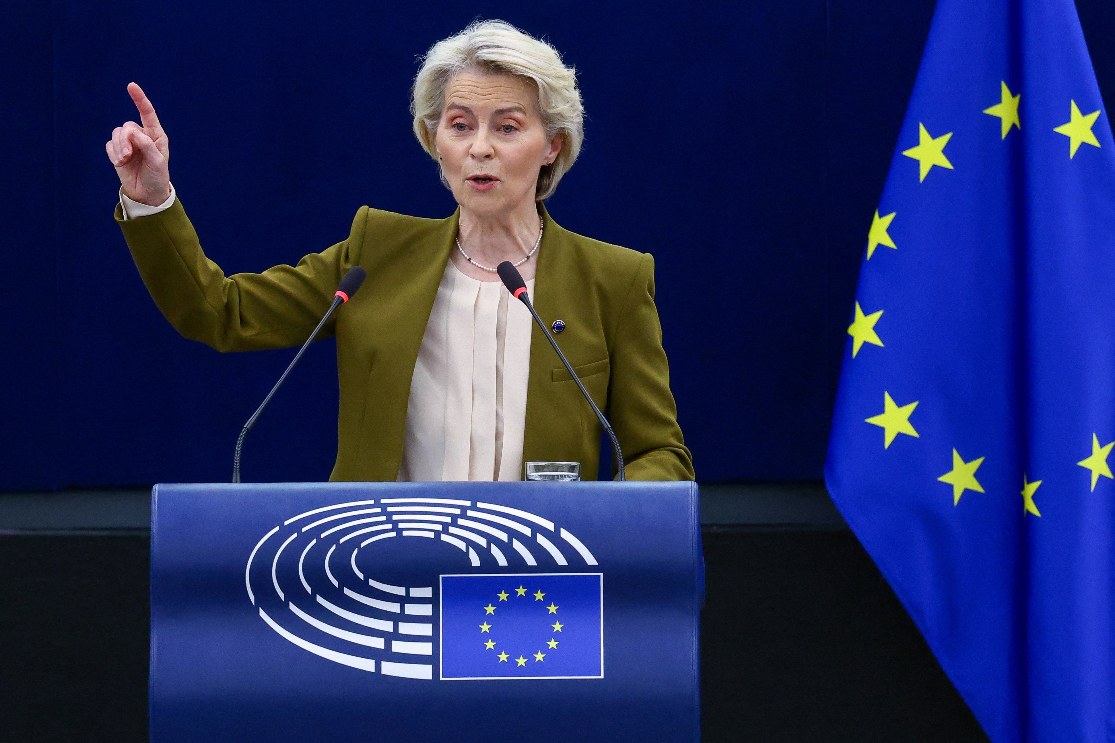 EU-Kommissionens formand, Ursula von der Leyen, kalder Ruslands droner over Polen for en "hensynsløs og hidtil uset krænkelse" af Polens og Europas luftrum.