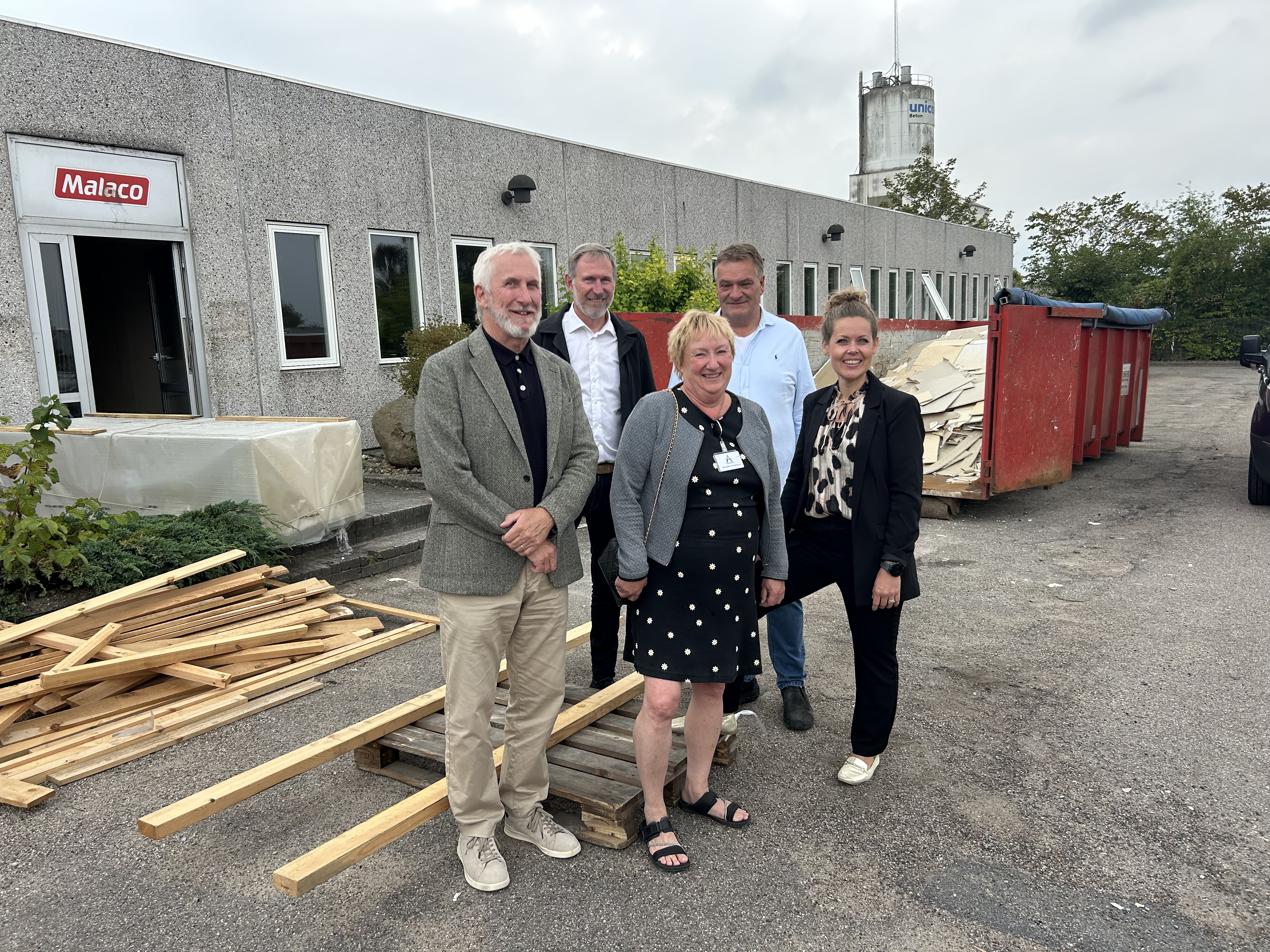 En hurtig og beredvillig indsats fra lokale aktører har været medvirkende til, at Musikfabrikken nu er under ombygning til lægeklinik. På billedet ses fra venstre Per Birkegård Madsen, Slagelse Erhverv, Frantz Larsen, Nordicals, læge Annette Houmand, Lars Lyngholm, Lyngco, og Mariella Søndergaard, Nordicals.