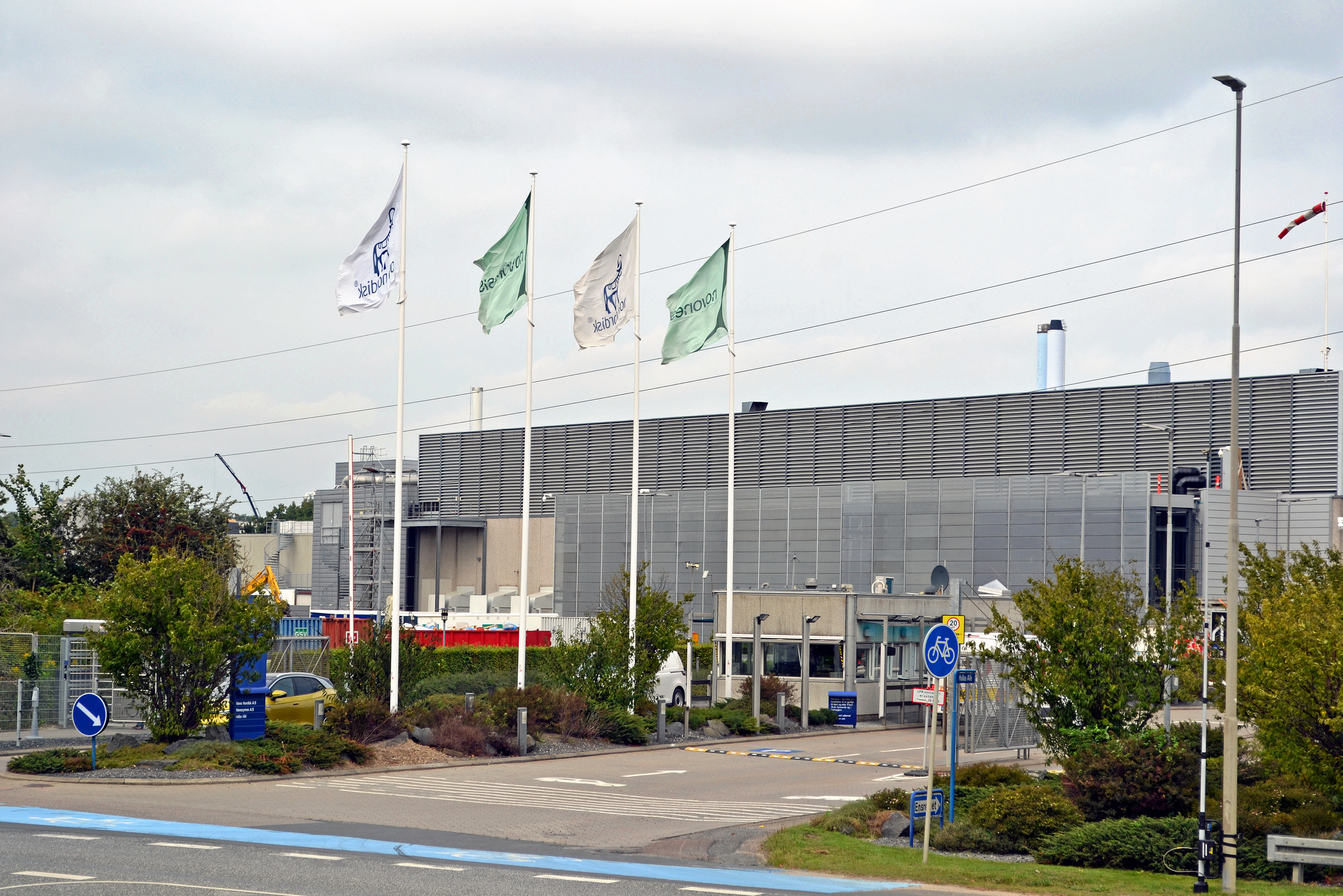 Novo Nordisk prioriterer støtte til medarbejderne og undlader at dele yderligere detaljer, lyder det fra Novos presseafdeling.