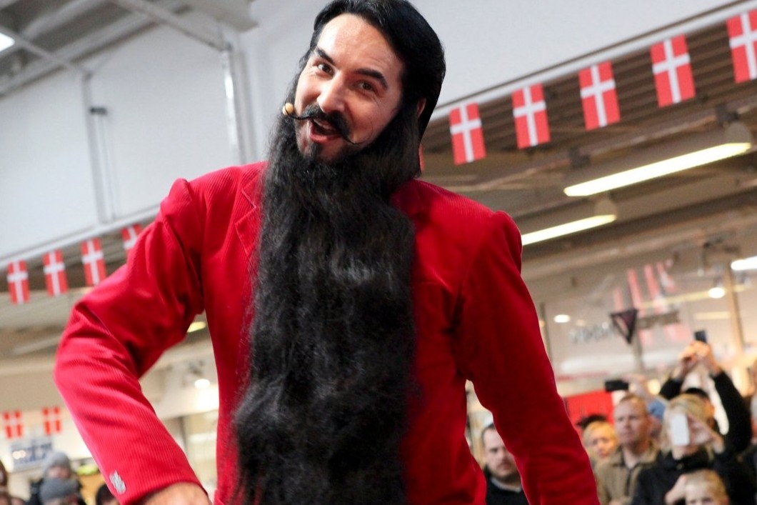 Hr. Skæg kommer også til valgfest i Hillerød.