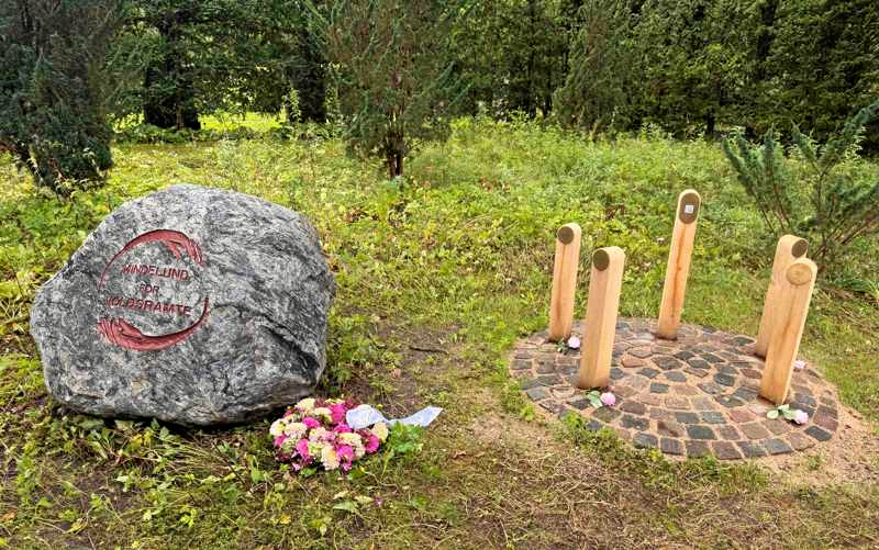 I mange sager om partnerdrab er der en række blinkende advarselslamper, der går igen fra sag til sag. Billedet her er fra en mindelund i Gentofte for kvinder, der har været ofre for partnerdrab.