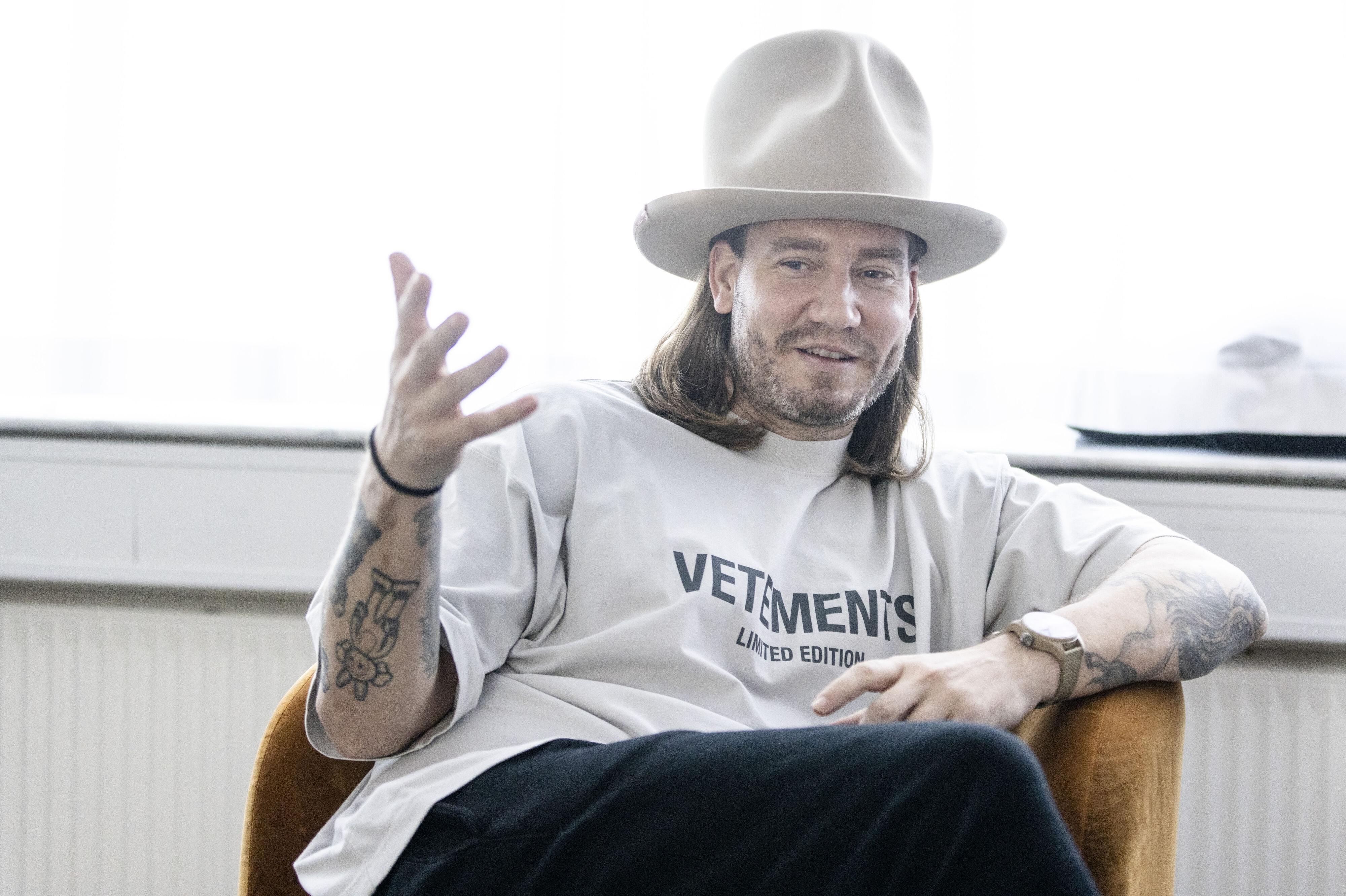 Nicklas Bendtners professionelle fodboldkarriere stoppede i 2021, efter at han havde stået uden klub, siden hans kontrakt med FCK udløb i 2019. I dag deler han ud af sin ekspertise fra grønsværen. (Arkivfoto).