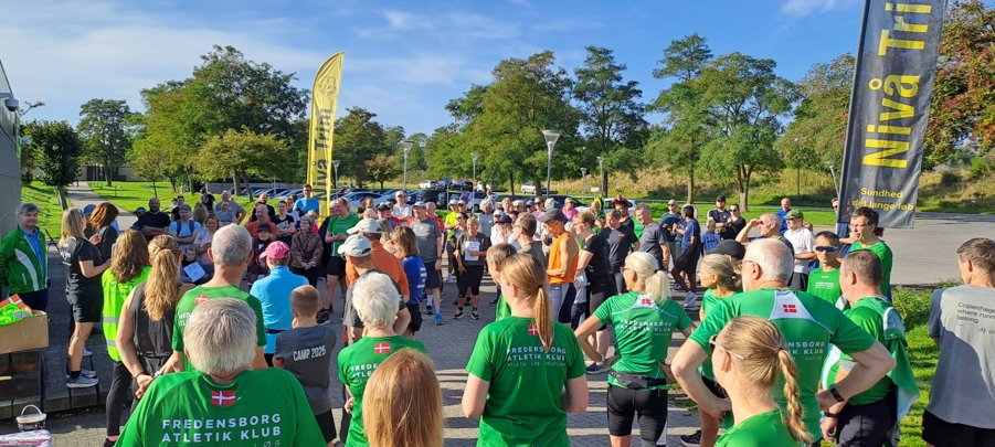 150 løbere gør sig klar til start. - Fredensborg Kommune 150 løbere gør sig klar til start.