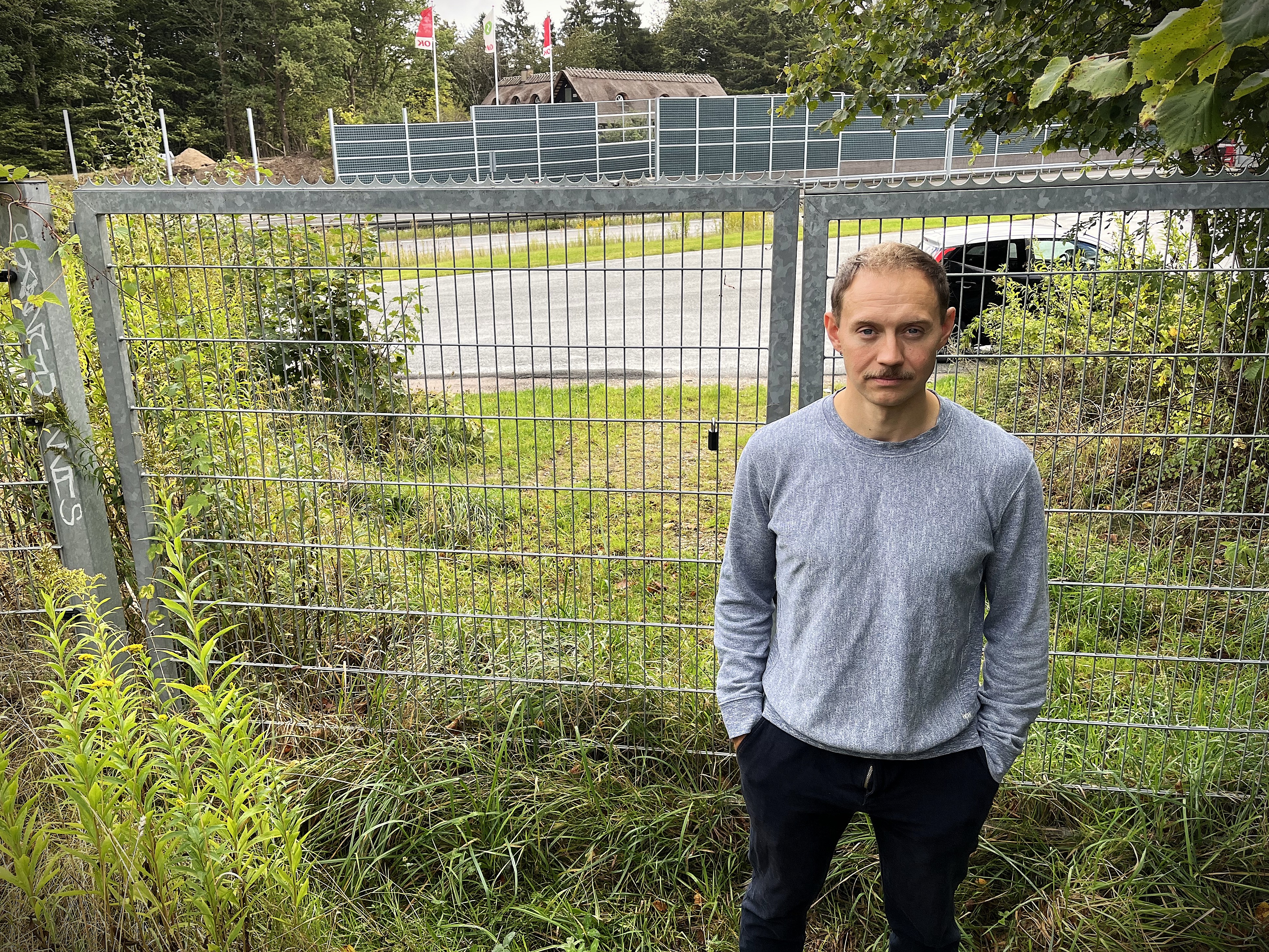 Lasse Emil Frost og resten af familien er meget generet af støjen fra Helsingørmotorvejen. De er langtfra de eneste i området.