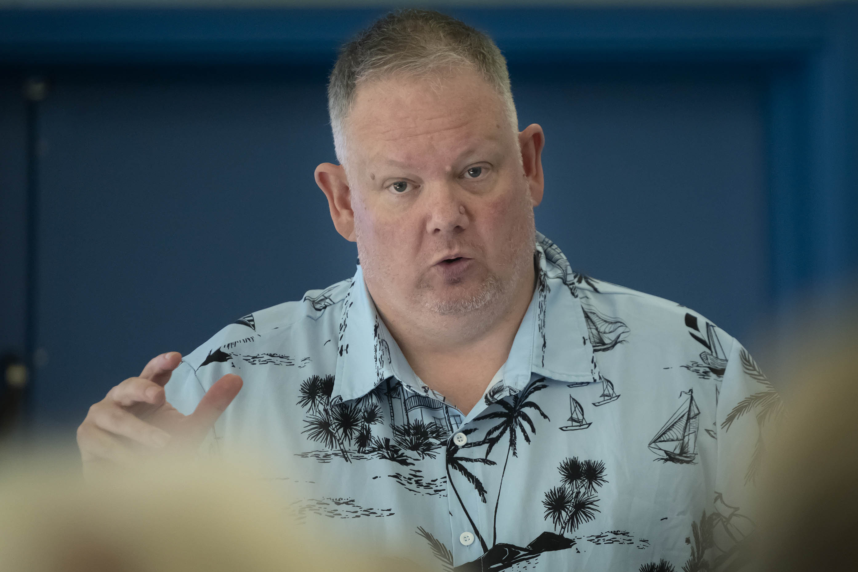 Jimmi Røldals søn kommer til at vente omkring to år på at få en ppv. I mellemtiden må han klare sig så godt som muligt - og faren må blive hjemme, når han ikke kan.