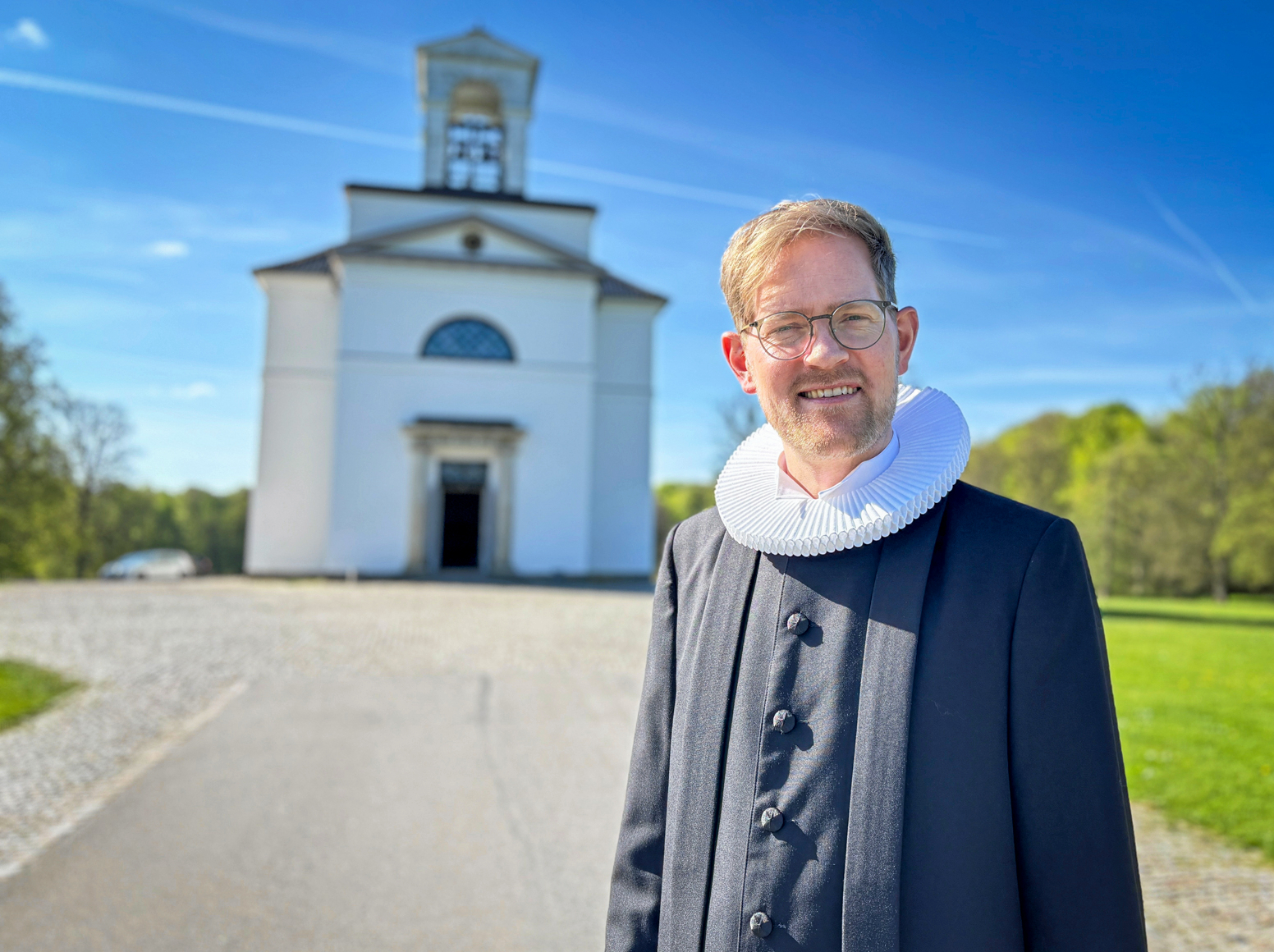 Rasmus Jensen, sognepræst i Hørsholm, spørger sig selv, om sang overhovedet kan være tvang?