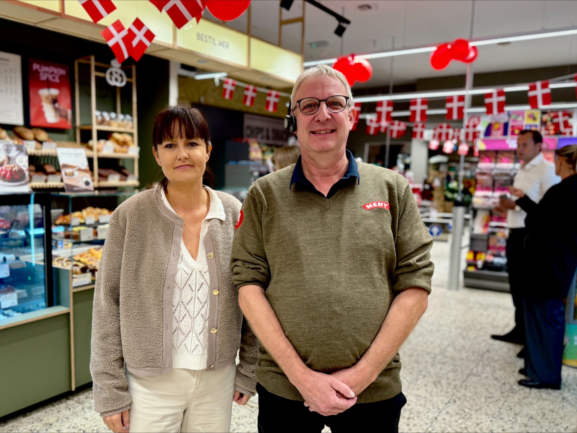 Managing director Lisa Rossen og købmand Allan Colding havde begge smil på læben, da Meny officielt kunne byde Lagkagehuset velkommen til Rønnede.