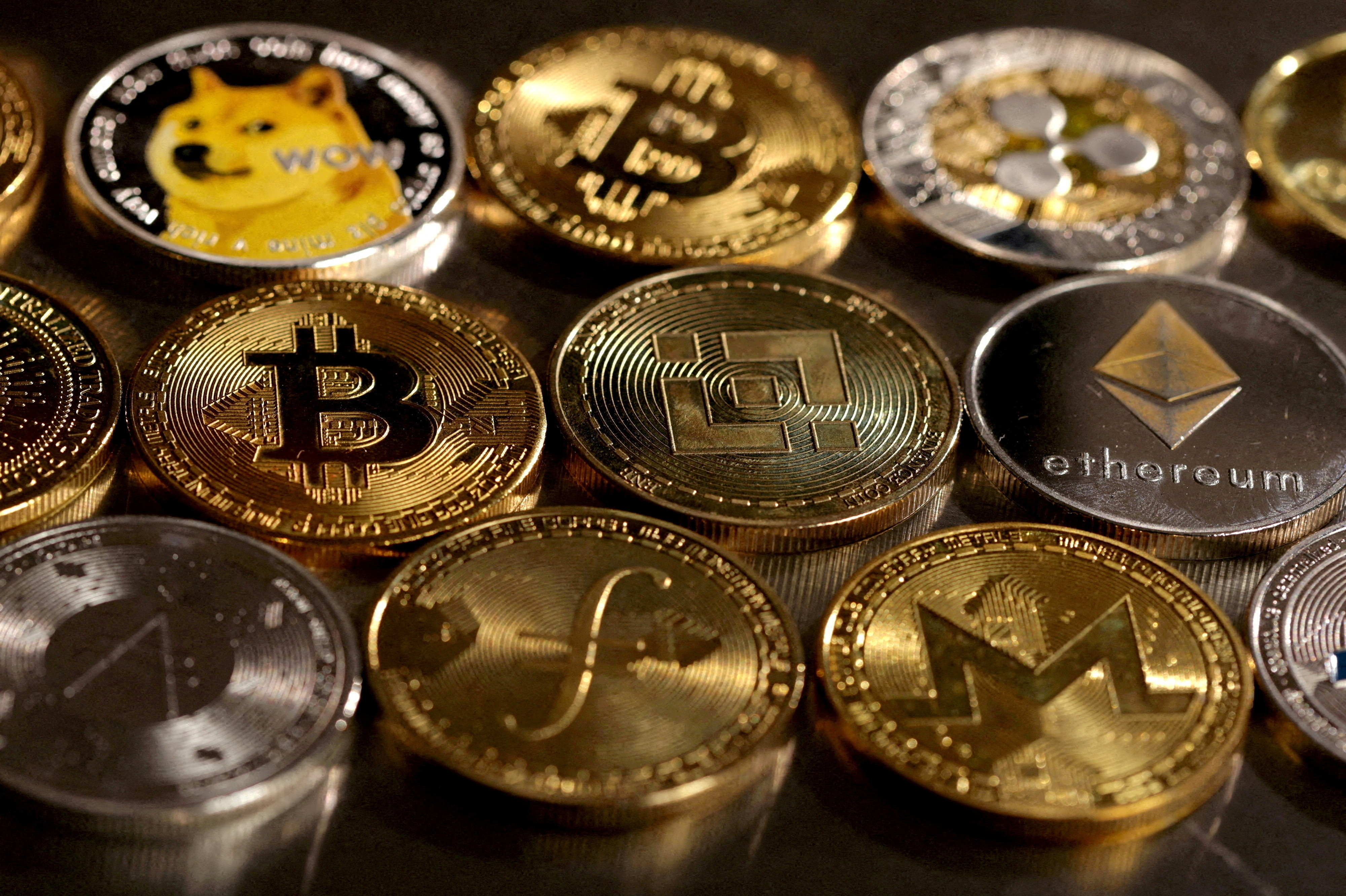 Der er flere røde flag, når det kommer til investeringssvindel med kryptovaluta. Alle investeringer indebærer en risiko, og derfor skal advarselslamperne blinke, hvis man bliver lovet et garanteret afkast uden risiko. (Arkivfoto).