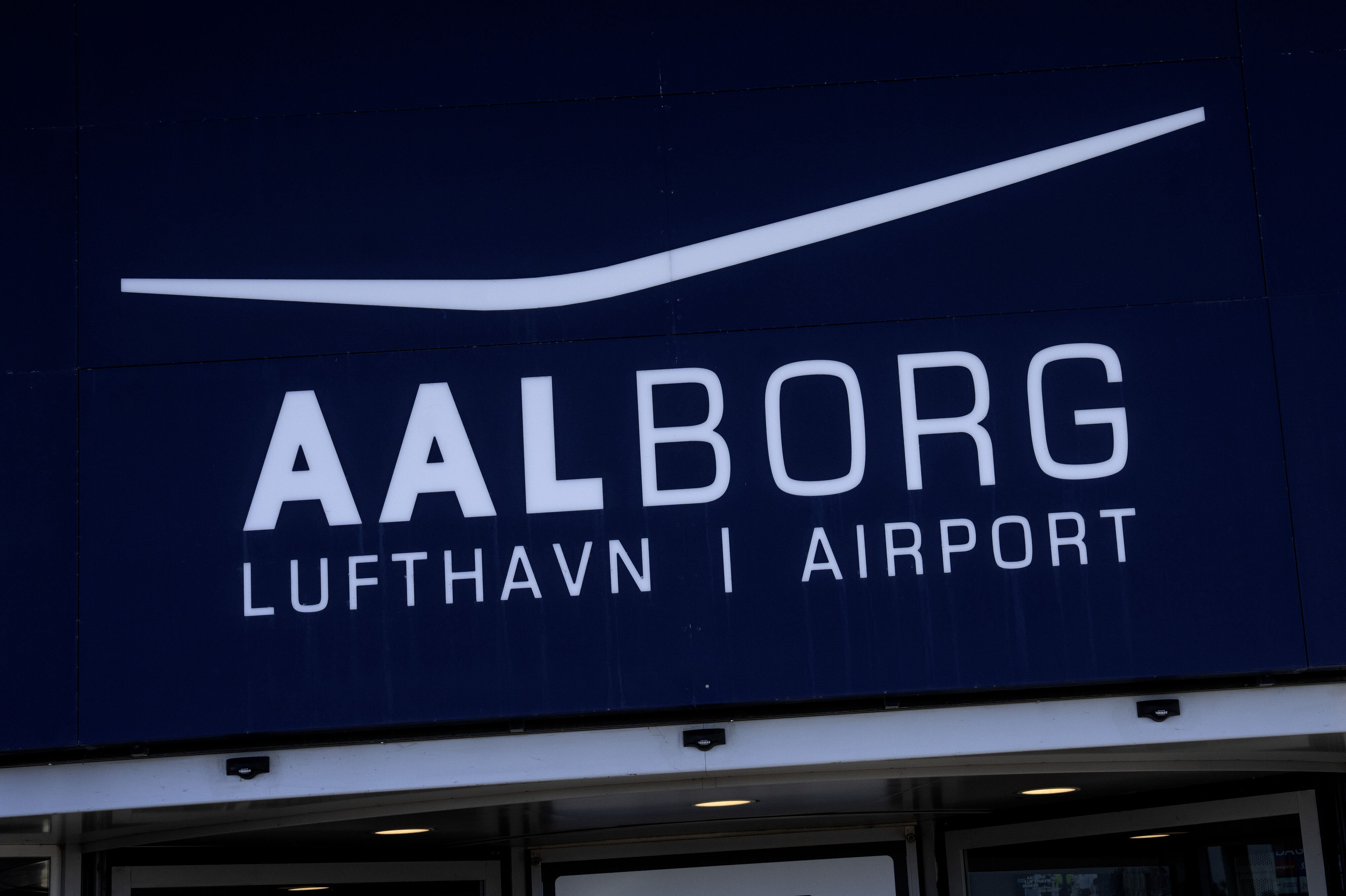 Luftrummet over Aalborg Lufthavn har været lukket flere gange sidste uge efter observationer af droner i området eller mistanke om droner. (Arkivfoto).