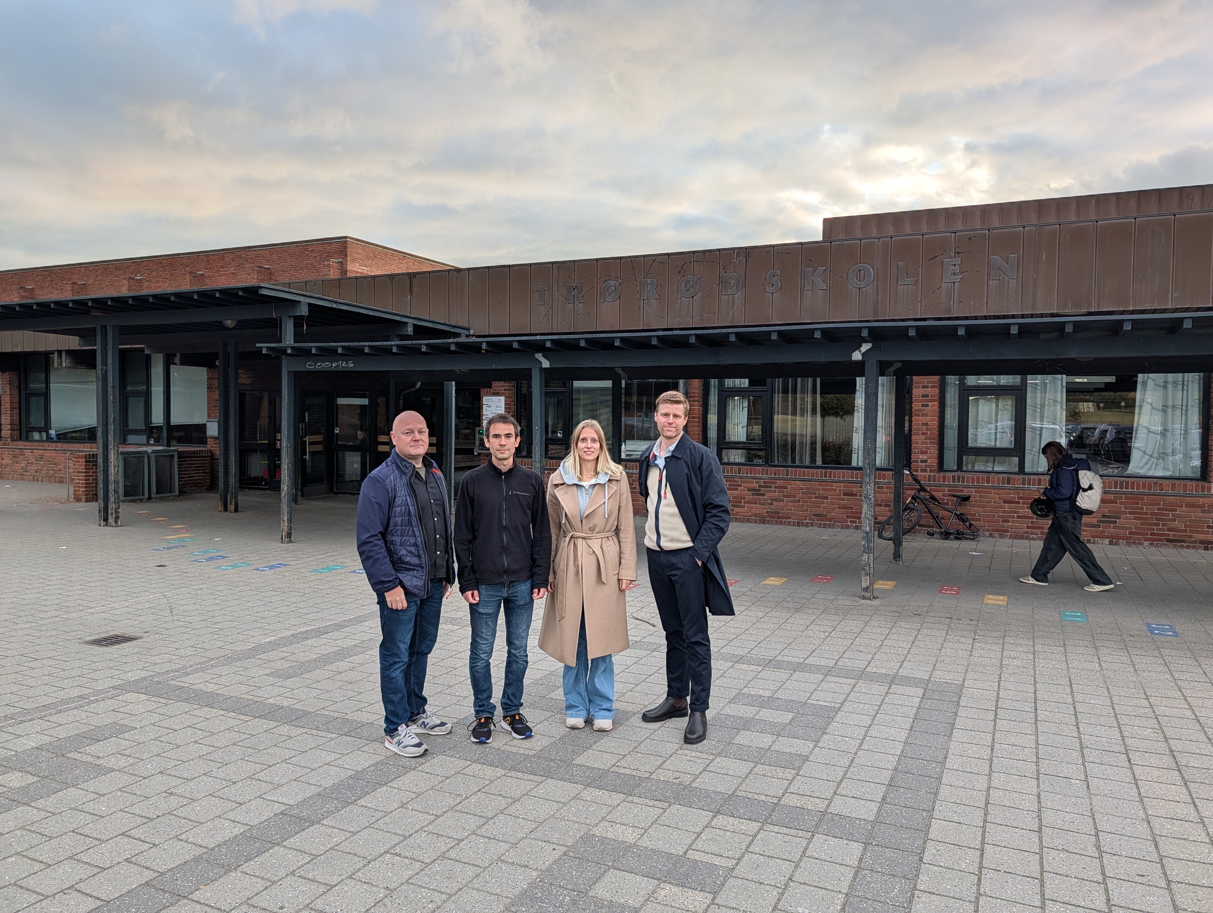 Forældregruppe på Trørødskolen frygter for konsekvenserne af politikernes nye tildelingsmodel. Fra højre ses Henrik Nielsen, Mads Albæk, Sanne Hookes og Anders Heibrock Mortensen.