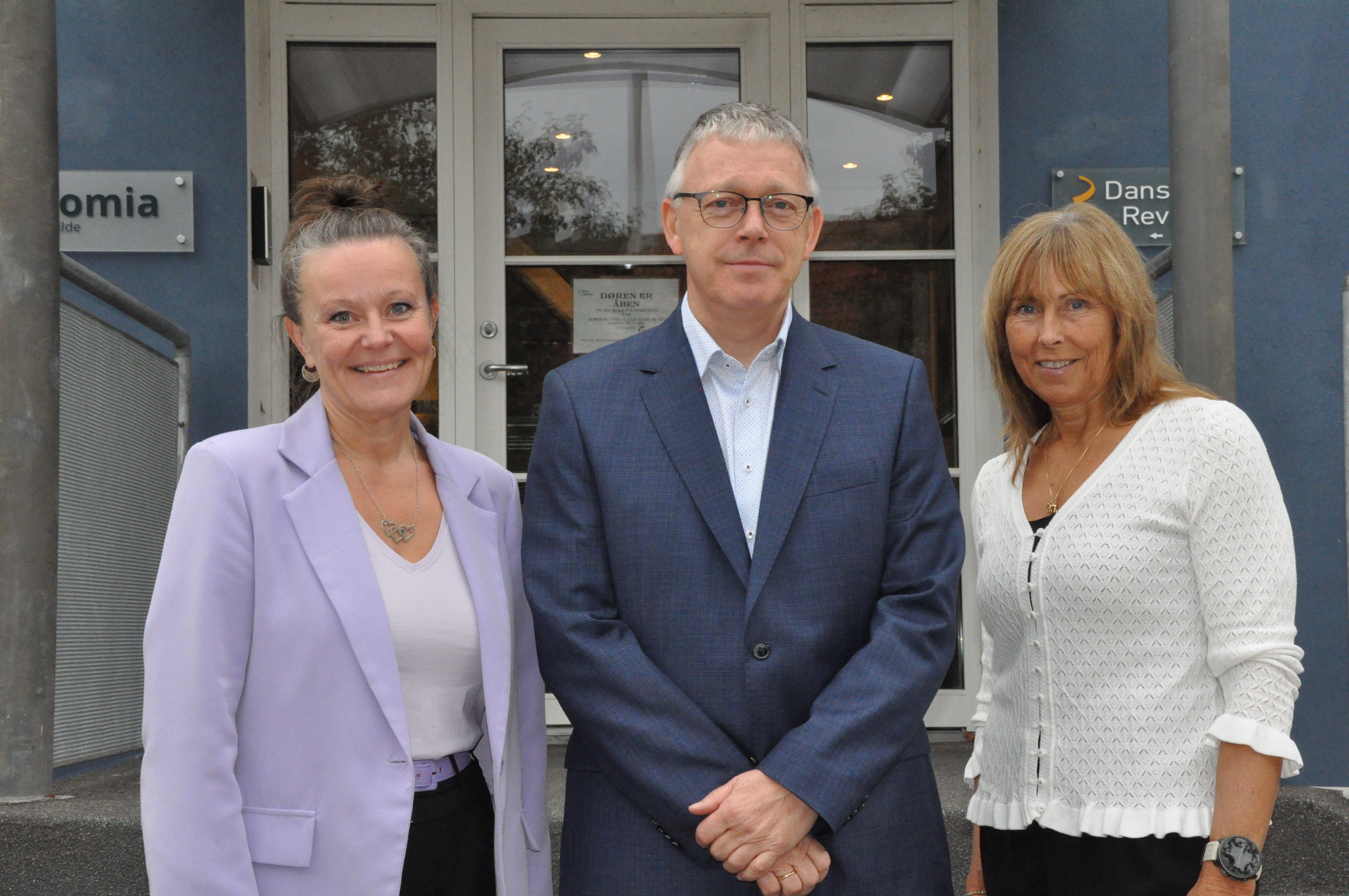 Dansk Revision Roskilde har rødder tilbage til 1990, og virksomheden drives i dag af partnerne John Lorey Petersen, Ewe Britt Bünsov Brøns og Dorthe Ploug Badensø, der beskæftiger 28 revisorer og regnskabskonsulenter med speciale i små og mellemstore virksomheder.