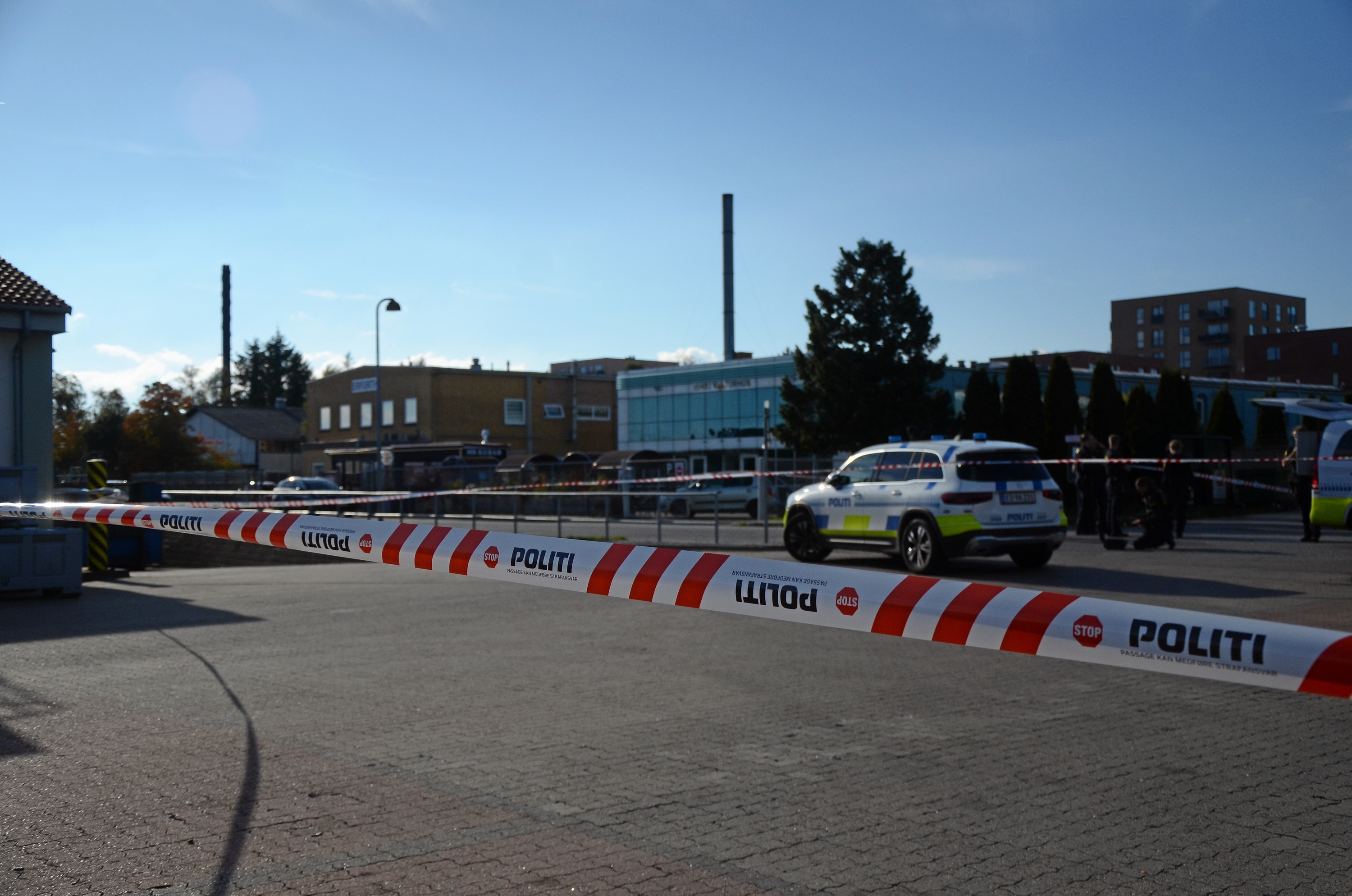 Mand skudt ved Industriskellet 4, Ishøj, nær moske, fredag 3. oktober 2025 #01 - Morten Christensen Mand skudt ved Industriskellet 4, Ishøj, nær moske, fredag 3. oktober 2025 #01