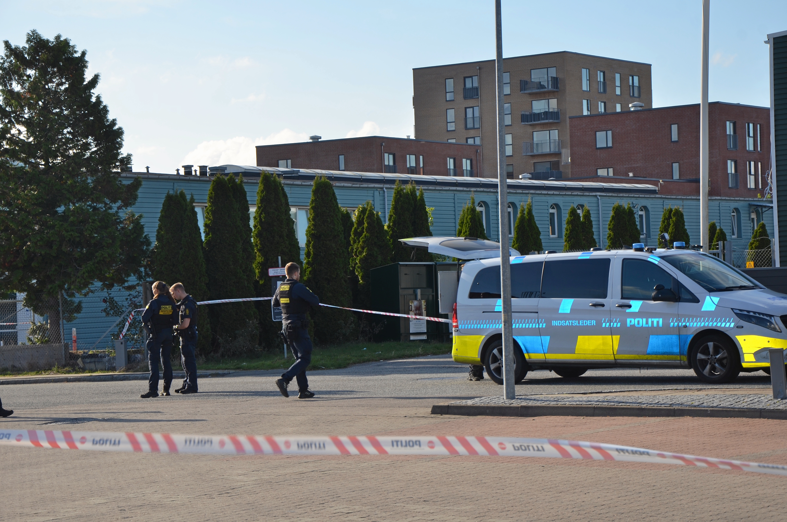 Mand skudt ved Industriskellet 4, Ishøj, nær moske, fredag 3. oktober 2025 #01 - Morten Christensen Mand skudt ved Industriskellet 4, Ishøj, nær moske, fredag 3. oktober 2025 #01