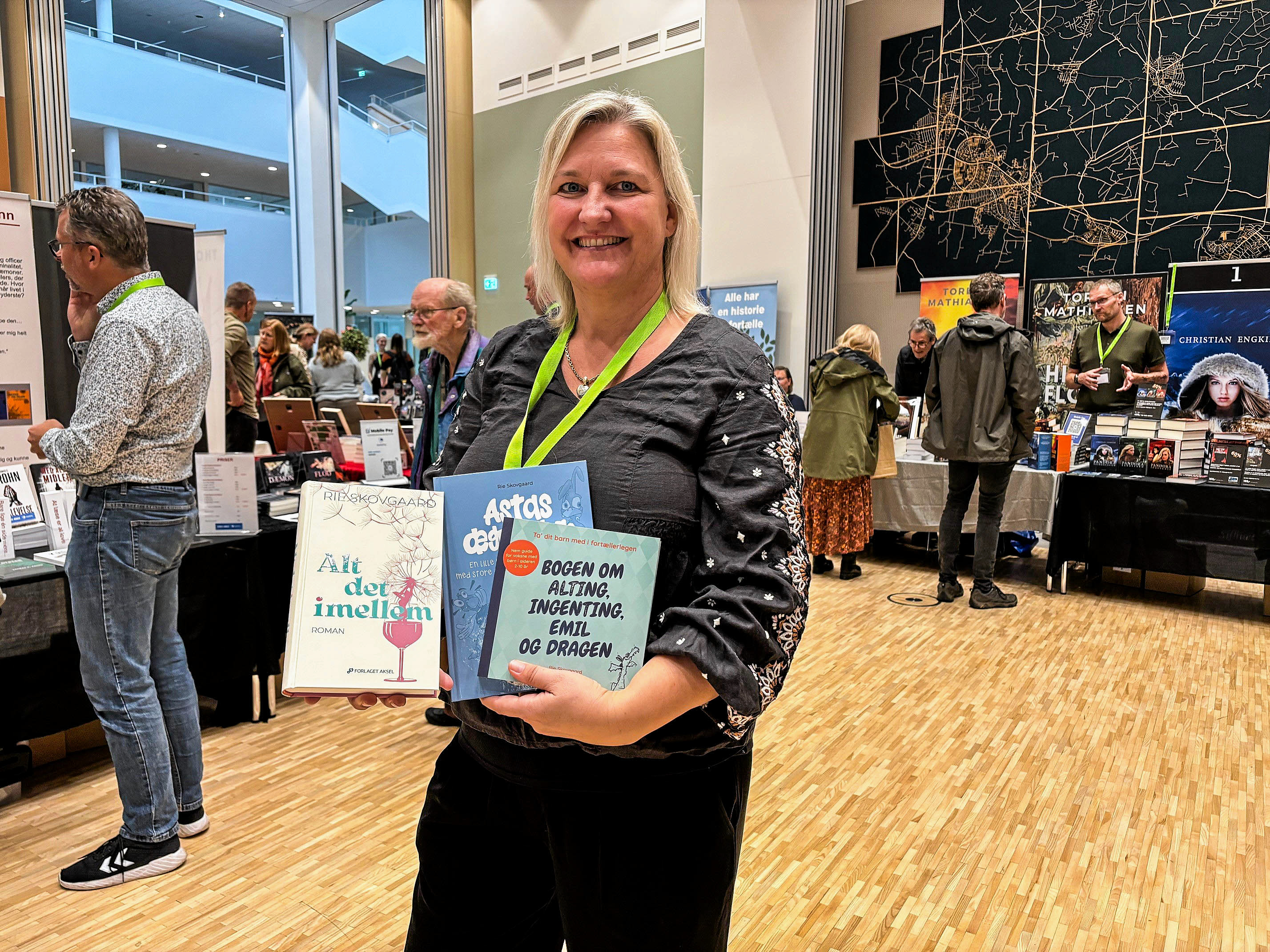 Rie Skovgaard er blandt de forfattere, som gæster Smørum Bibliotek.