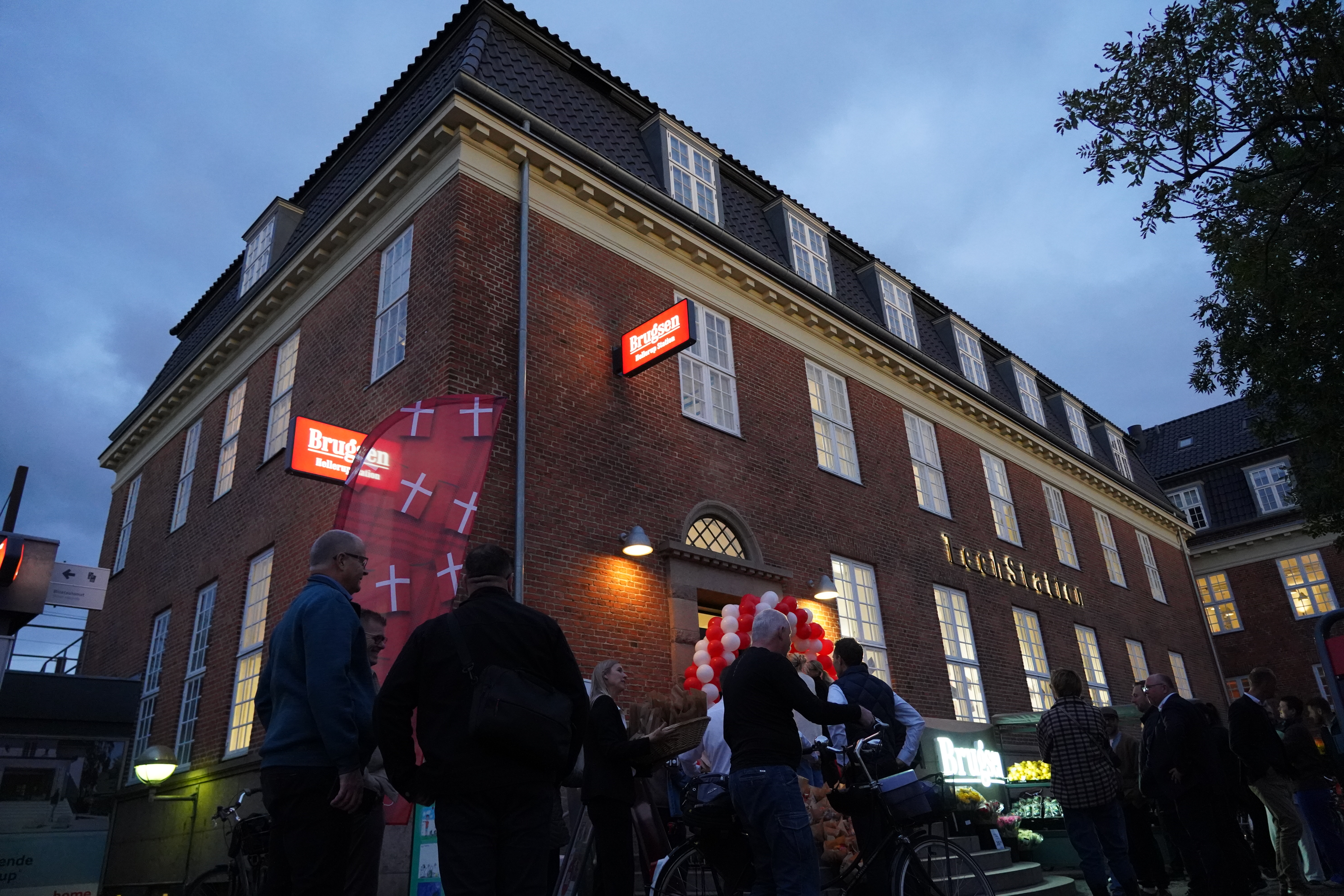 Butikken på Hellerup Station er nummer 106 i det opdaterede Brugsen-format