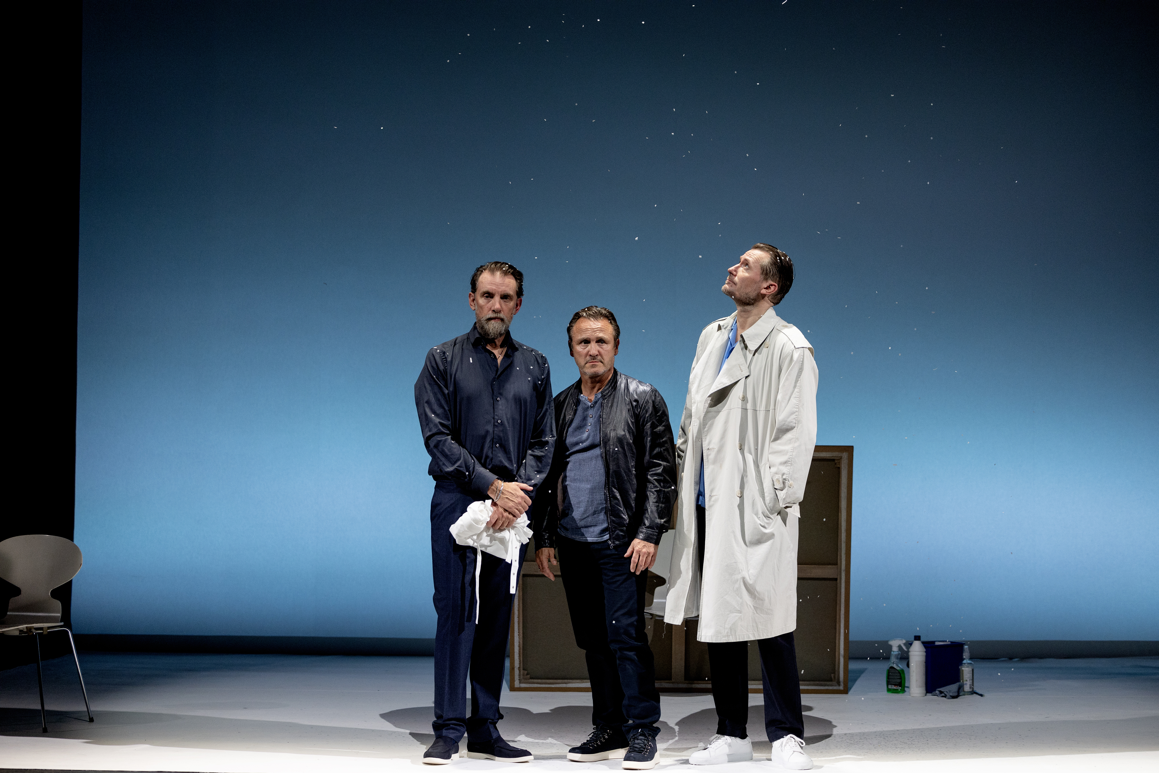 I den nye sæson på Slagelse Teater kan man bl.a. de tre Badehotelstjerner Lars Ranthe, Jens Jacob Tychsen og Mads Wille i dramakomedien 'Kunst'.