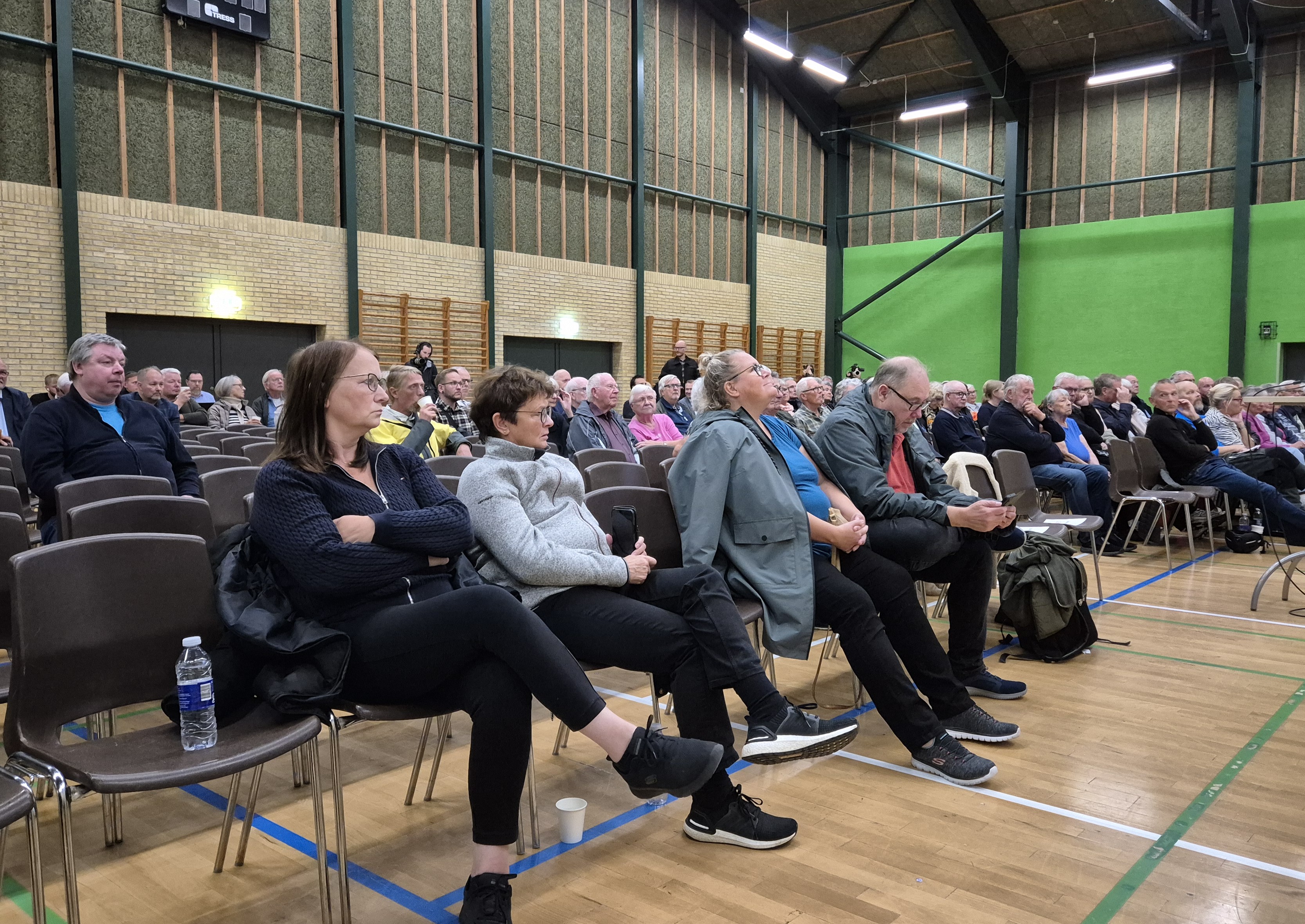 Trods det lidt sparsomme fremmøde var der en til tider ilter debat ved mandagens borgermøde om parkering i bymidten.