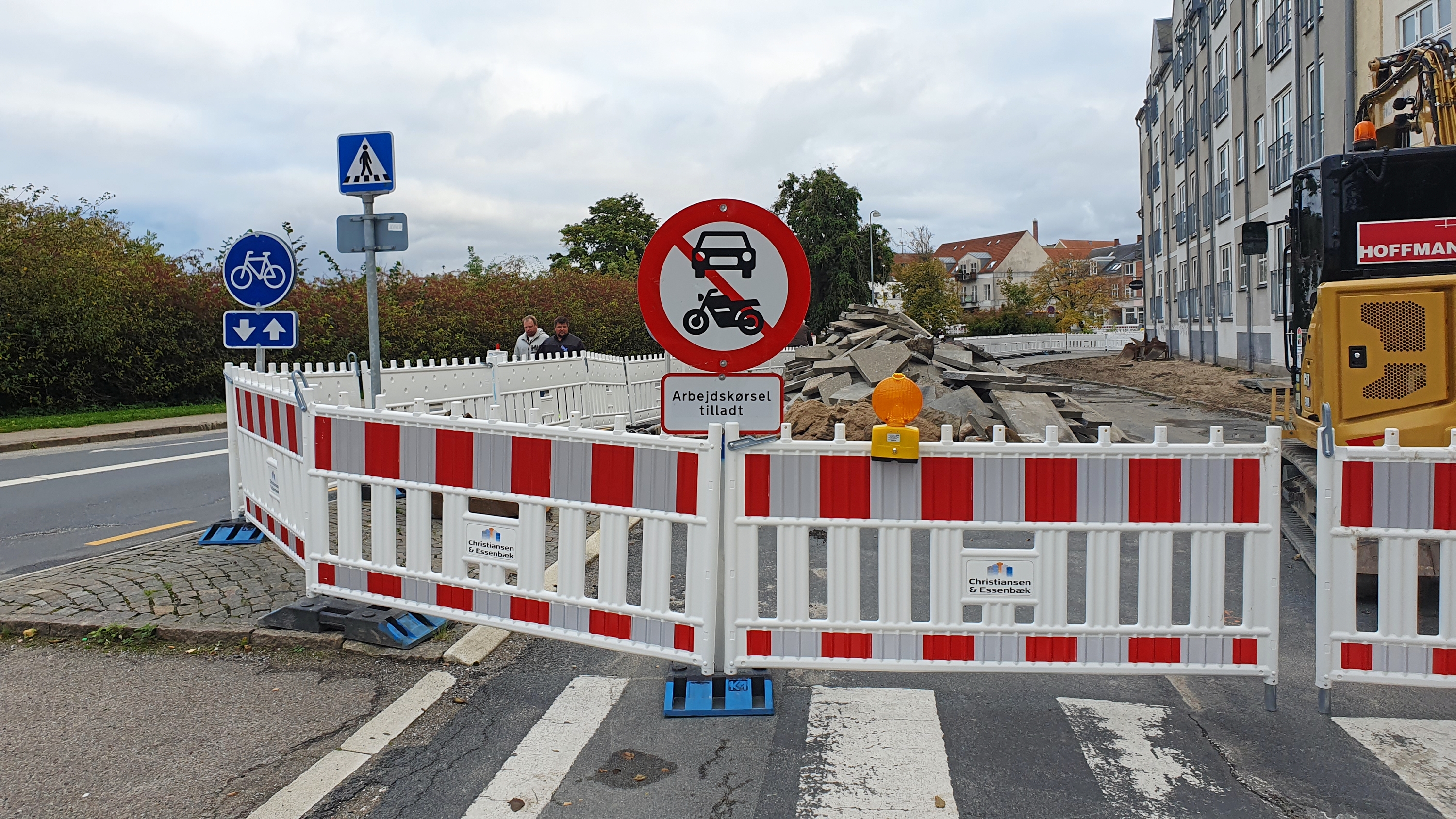 Frederiksværksgade er ensrettet, mens arbejdet med cykelsti er i gang. - Mette Dolmer Thygesen Frederiksværksgade er ensrettet, mens arbejdet med cykelsti er i gang.