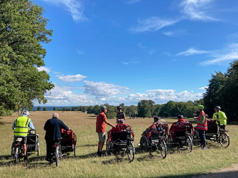 Cykelpiloterne, der nu kan fejre 10 år lokalt, tager også gerne på fællesture - som her til Dyrehaven.