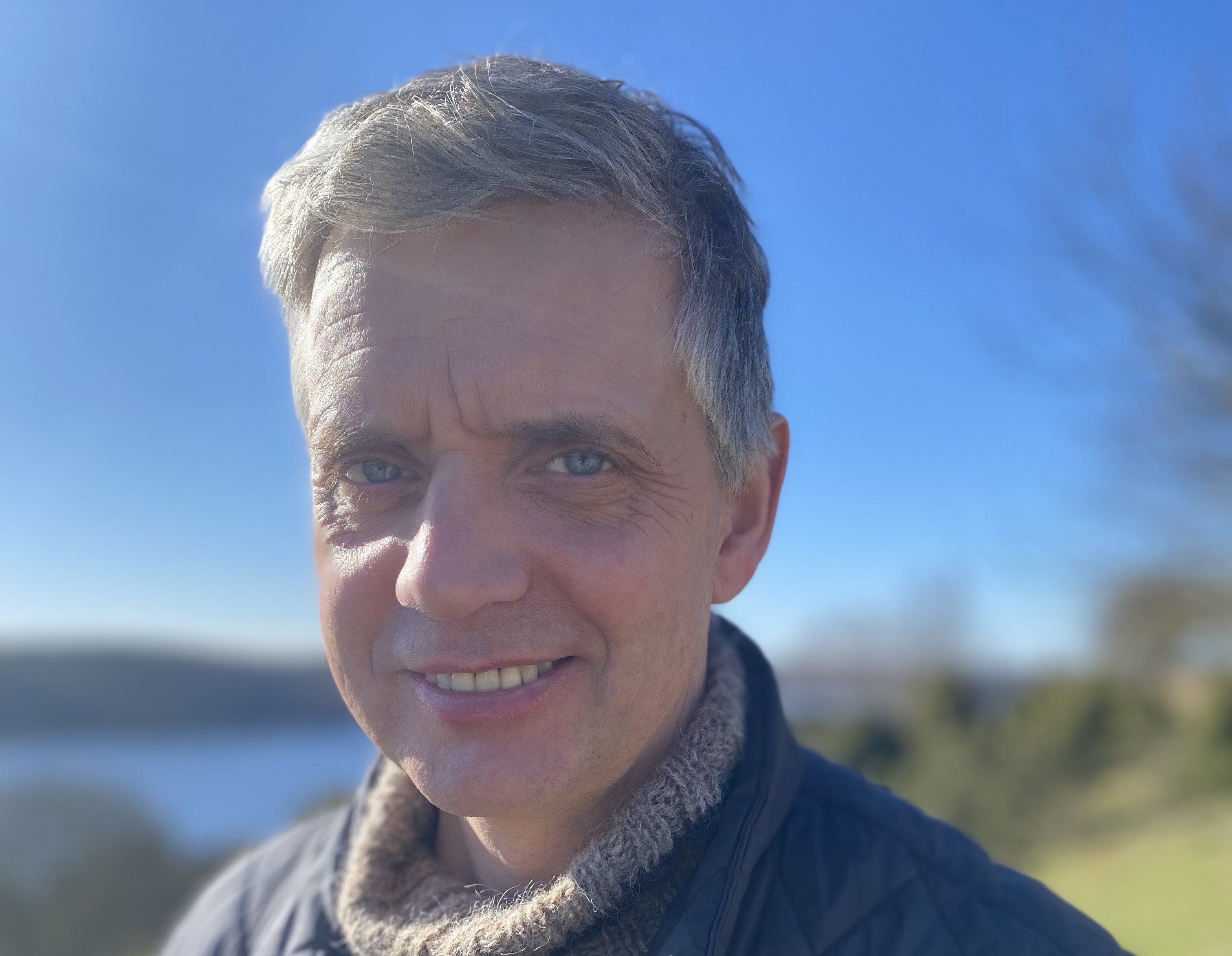 Albert Marni Joensen har en far, der modtager hjemmepleje i Roskilde Kommune. Sønnen er ikke imponeret.