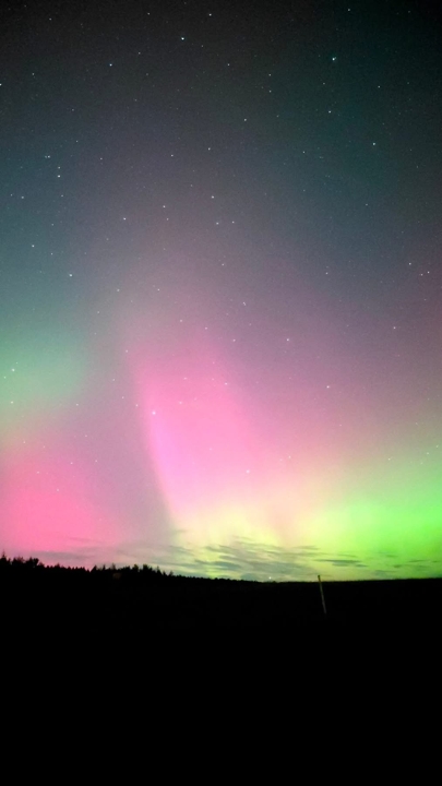 Nordlys lyser himmelsen op. - Niels Nedergaard Nordlys lyser himmelsen op.